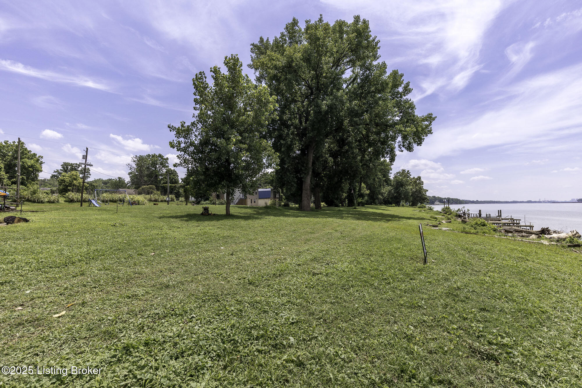 5209 River Rd