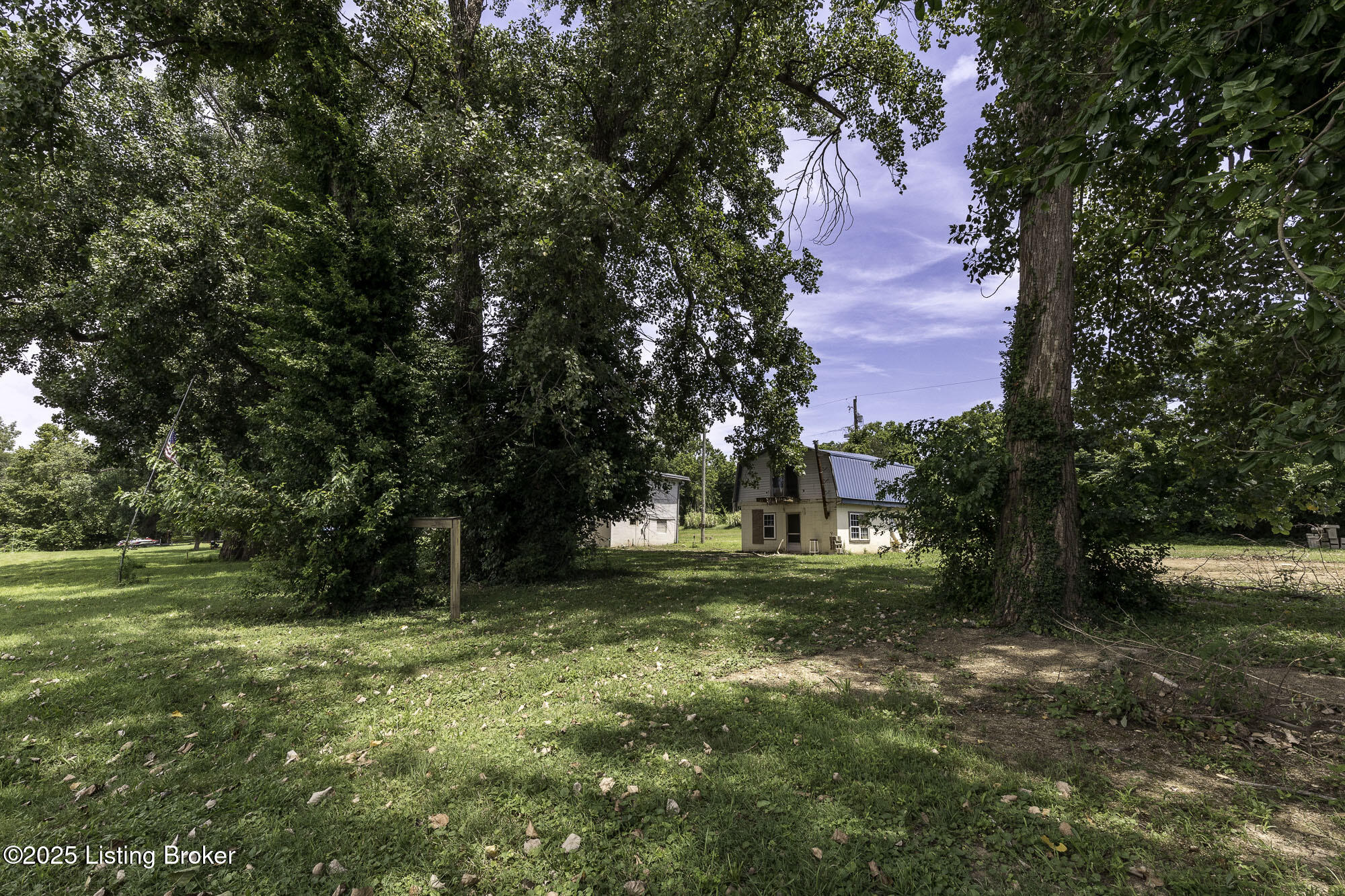 5209 River Rd