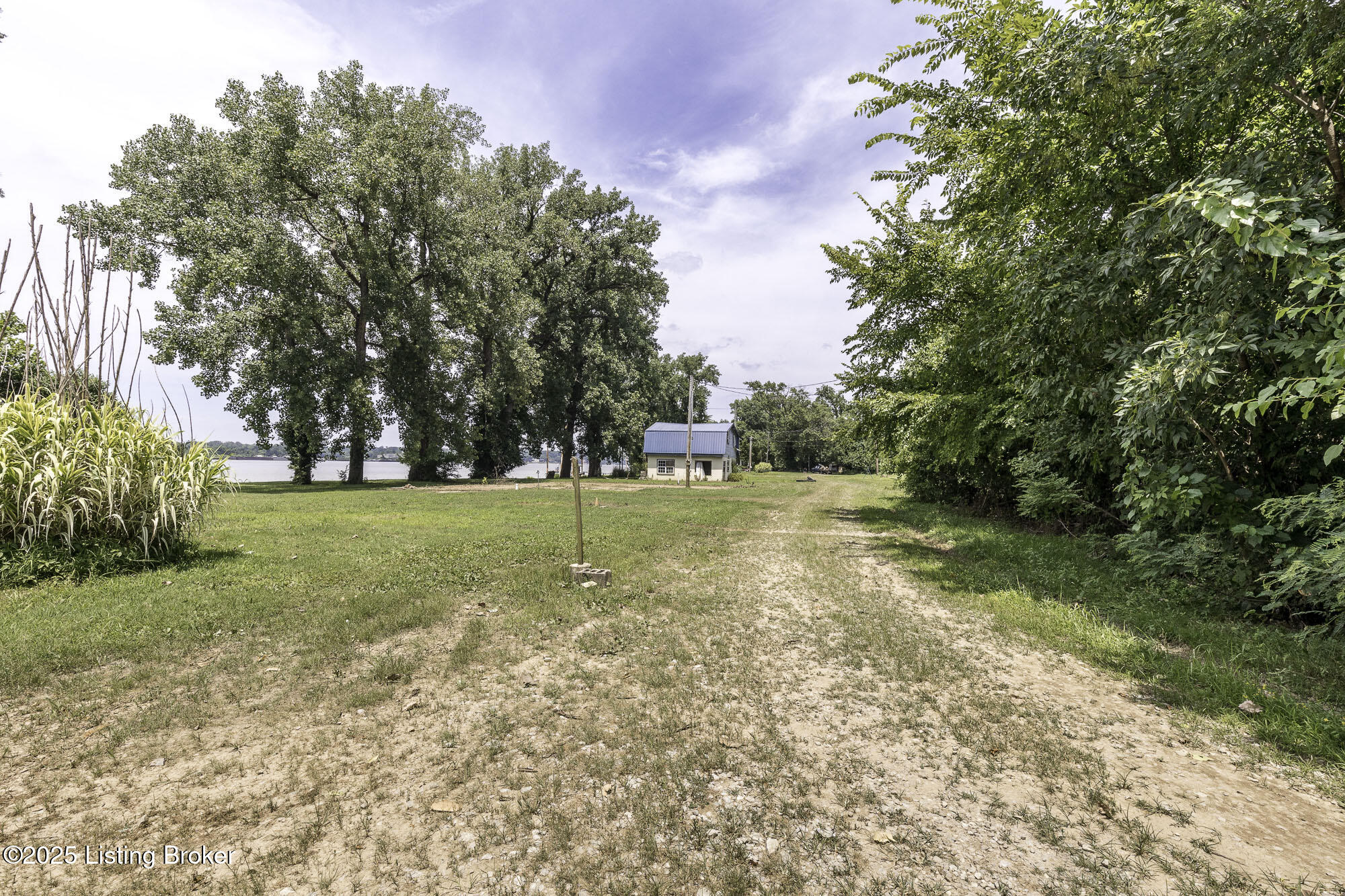 5209 River Rd