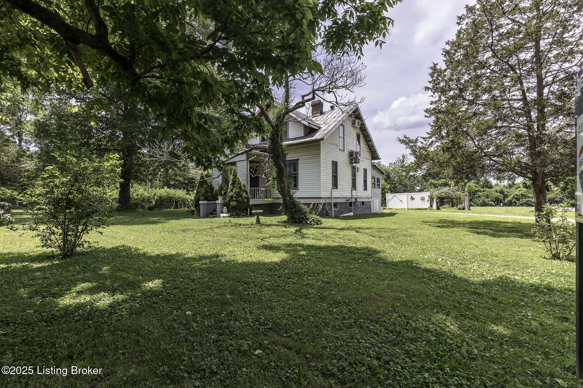 5209 River Rd