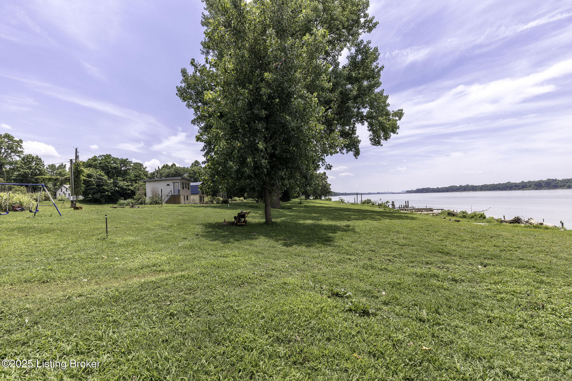 5209 River Rd