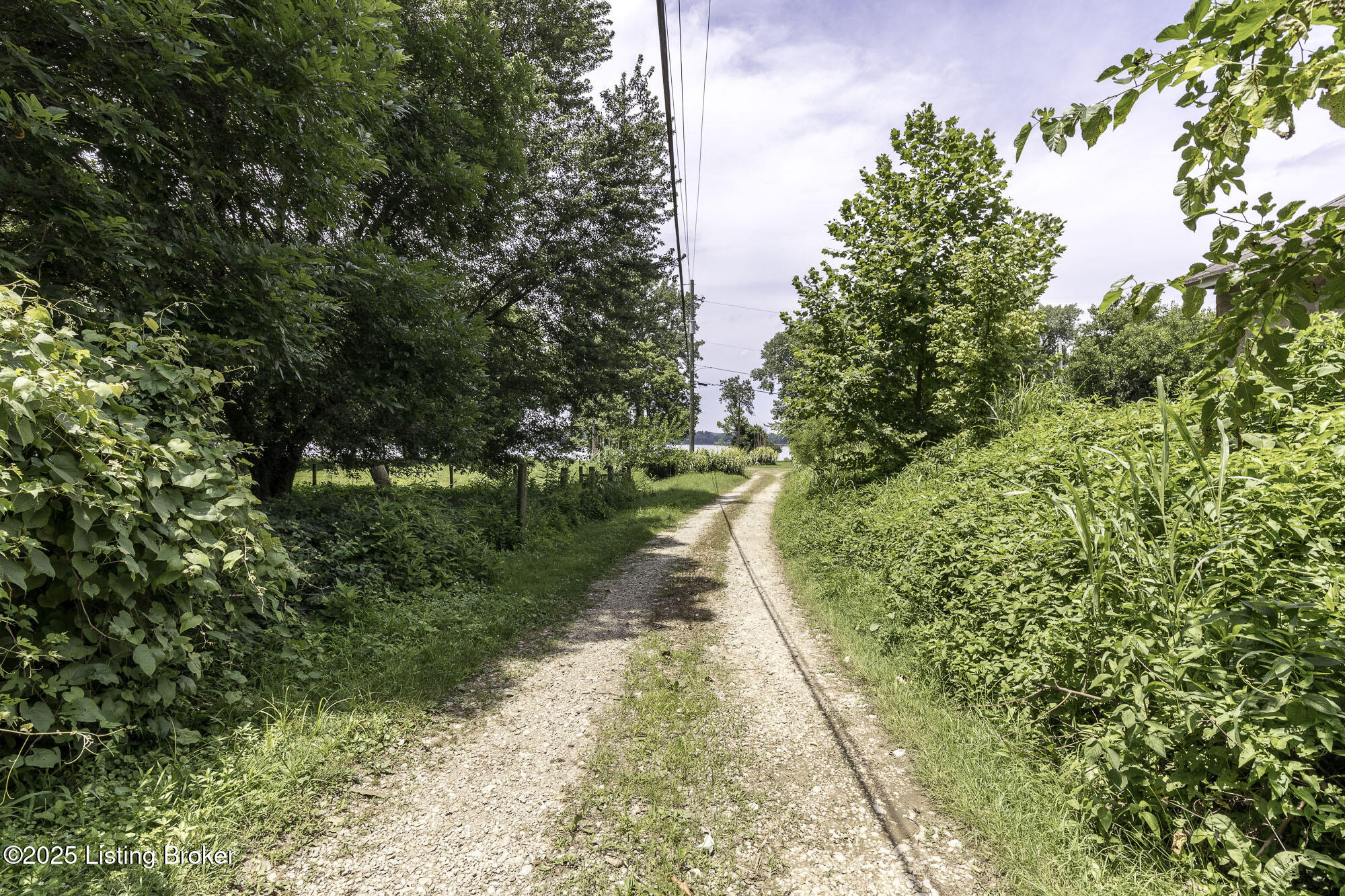 5209 River Rd