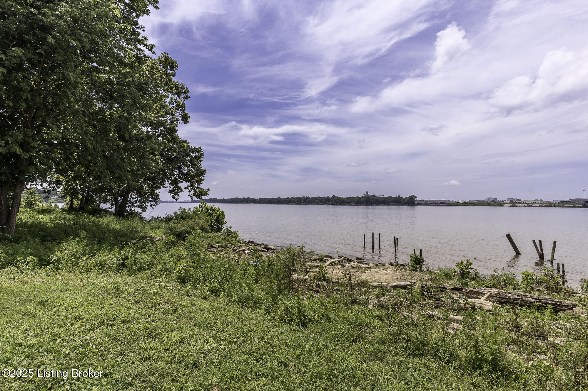 5209 River Rd