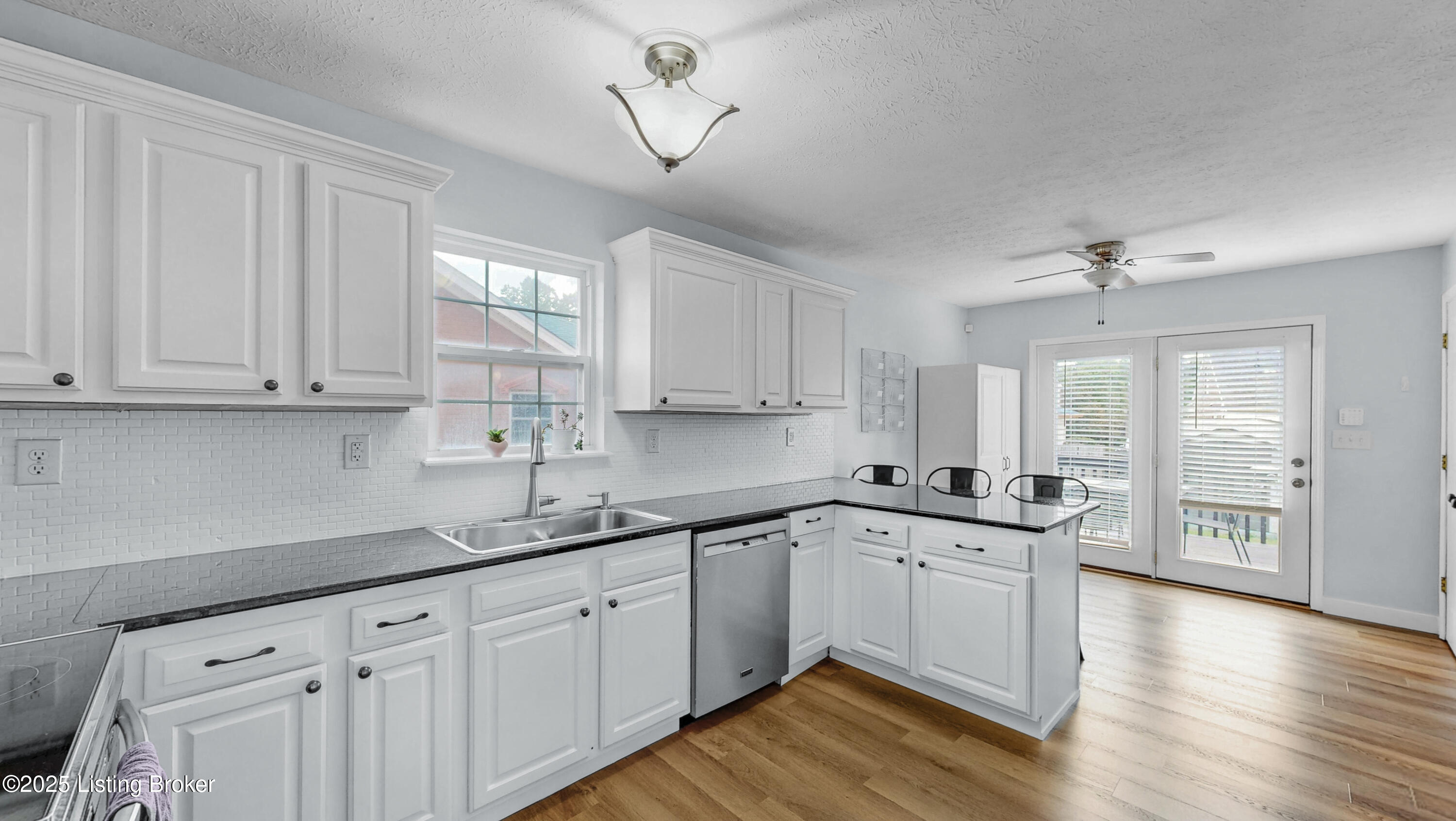 9904 Lancewood Rd