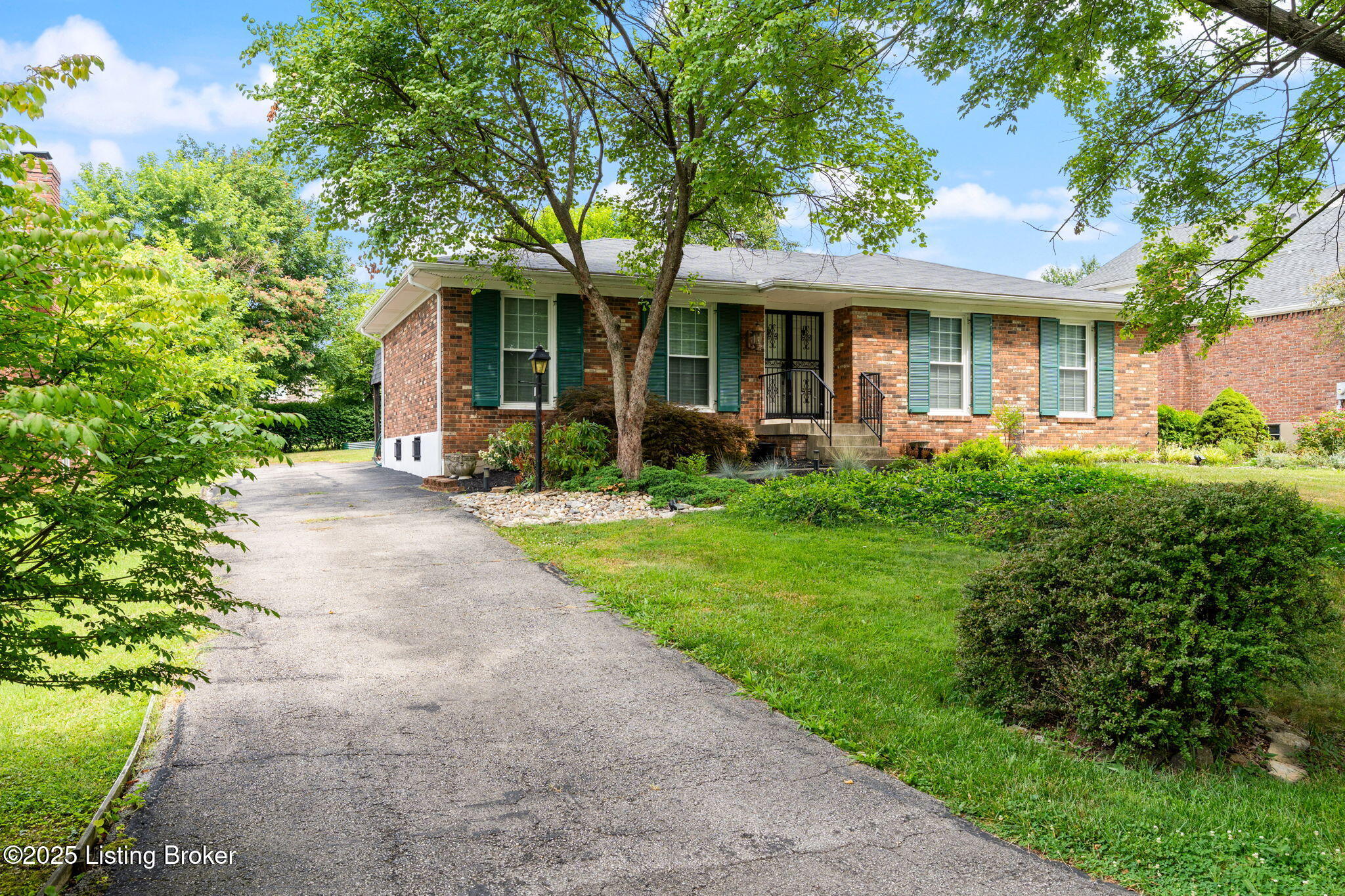3420 Gonewind Dr