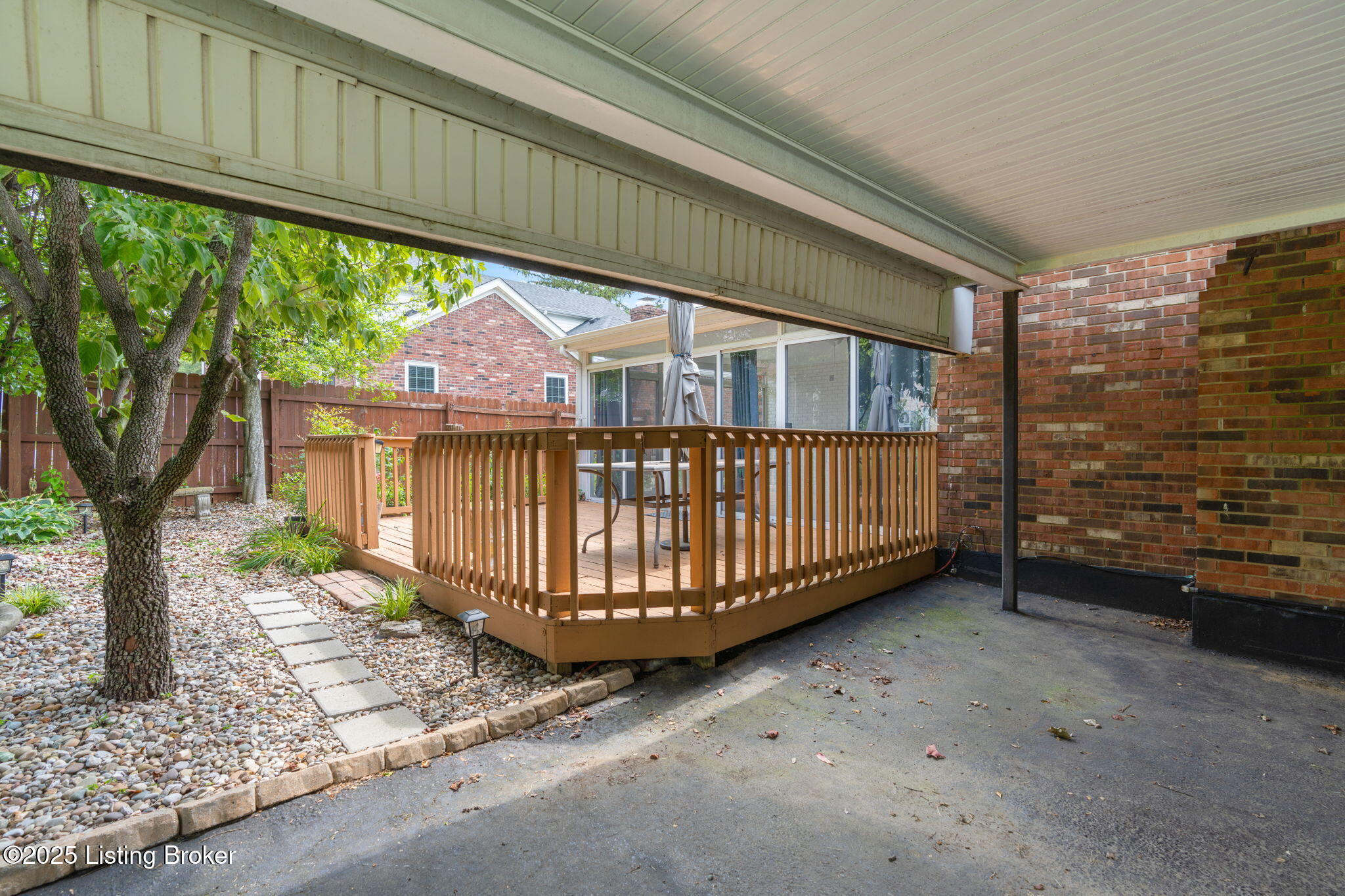 3420 Gonewind Dr