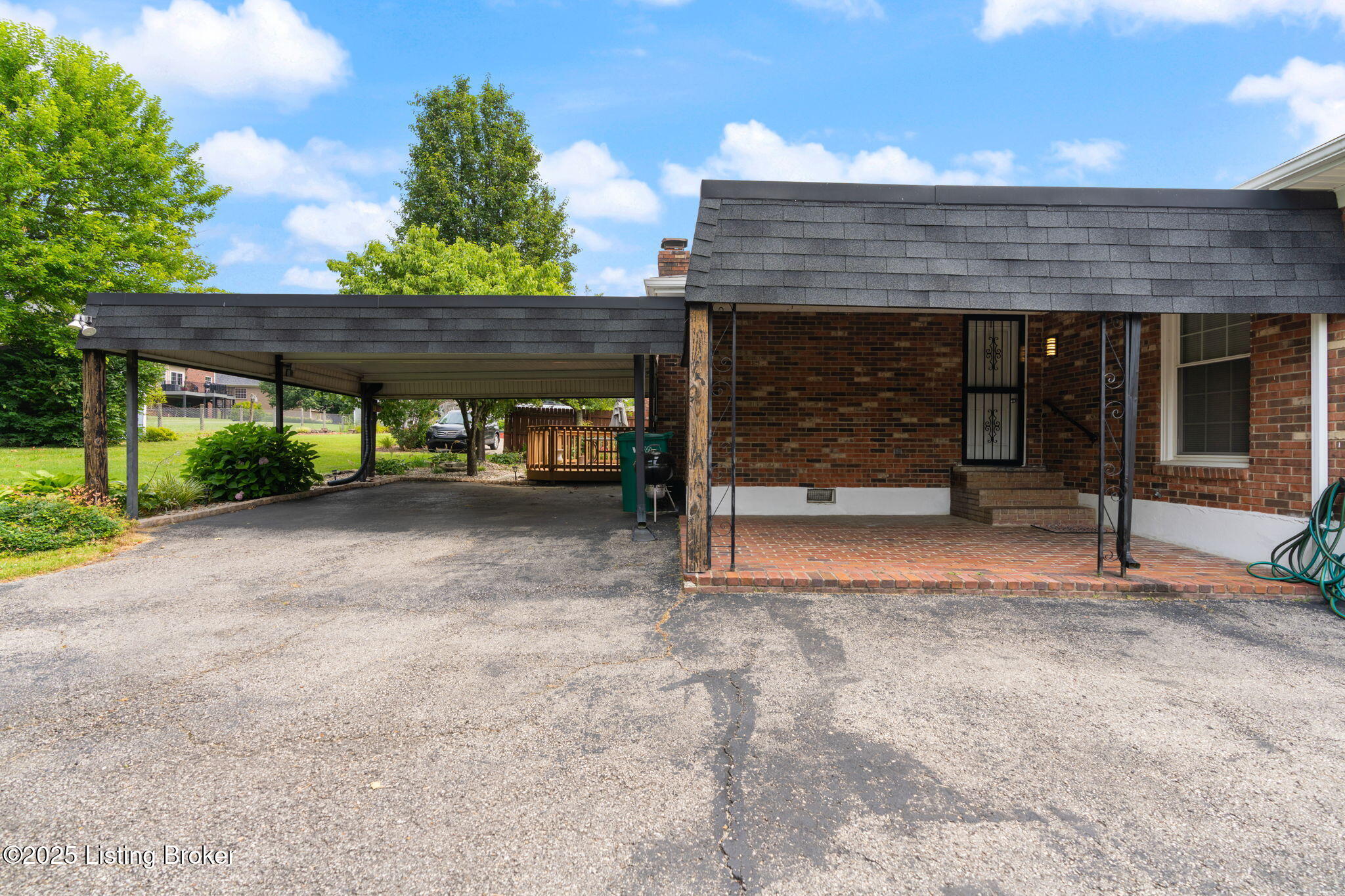 3420 Gonewind Dr