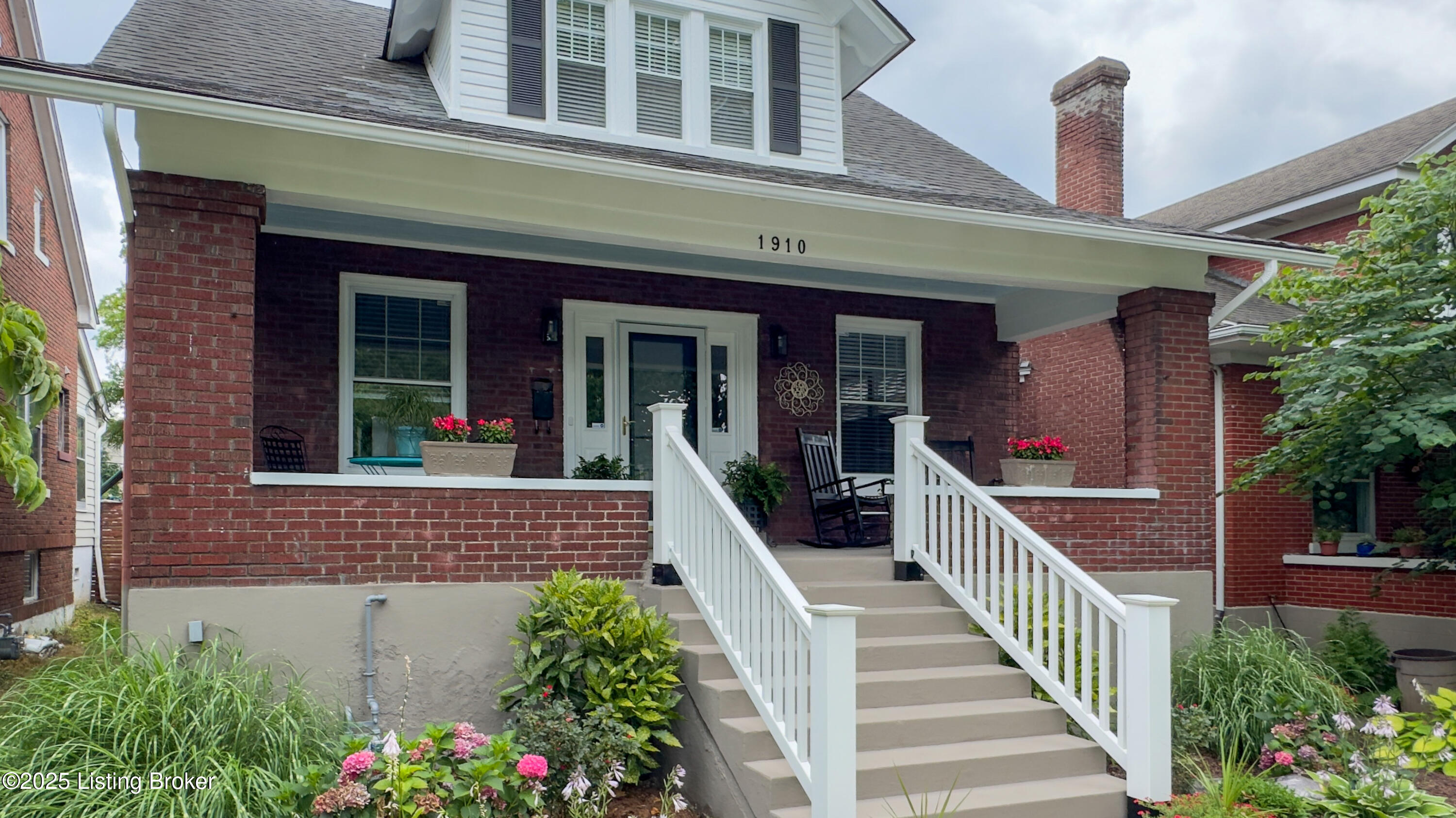 1910 Alfresco Pl