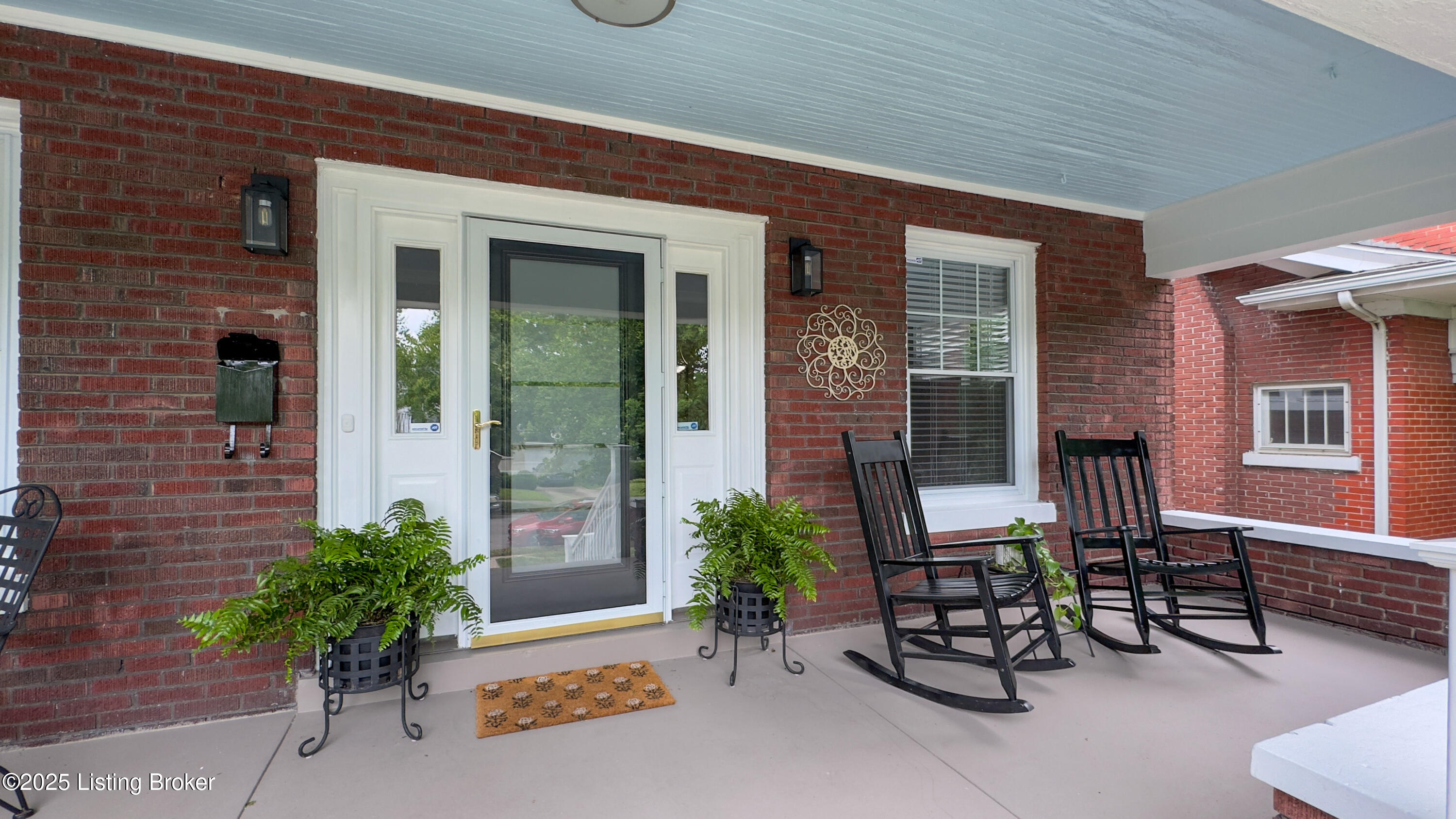 1910 Alfresco Pl