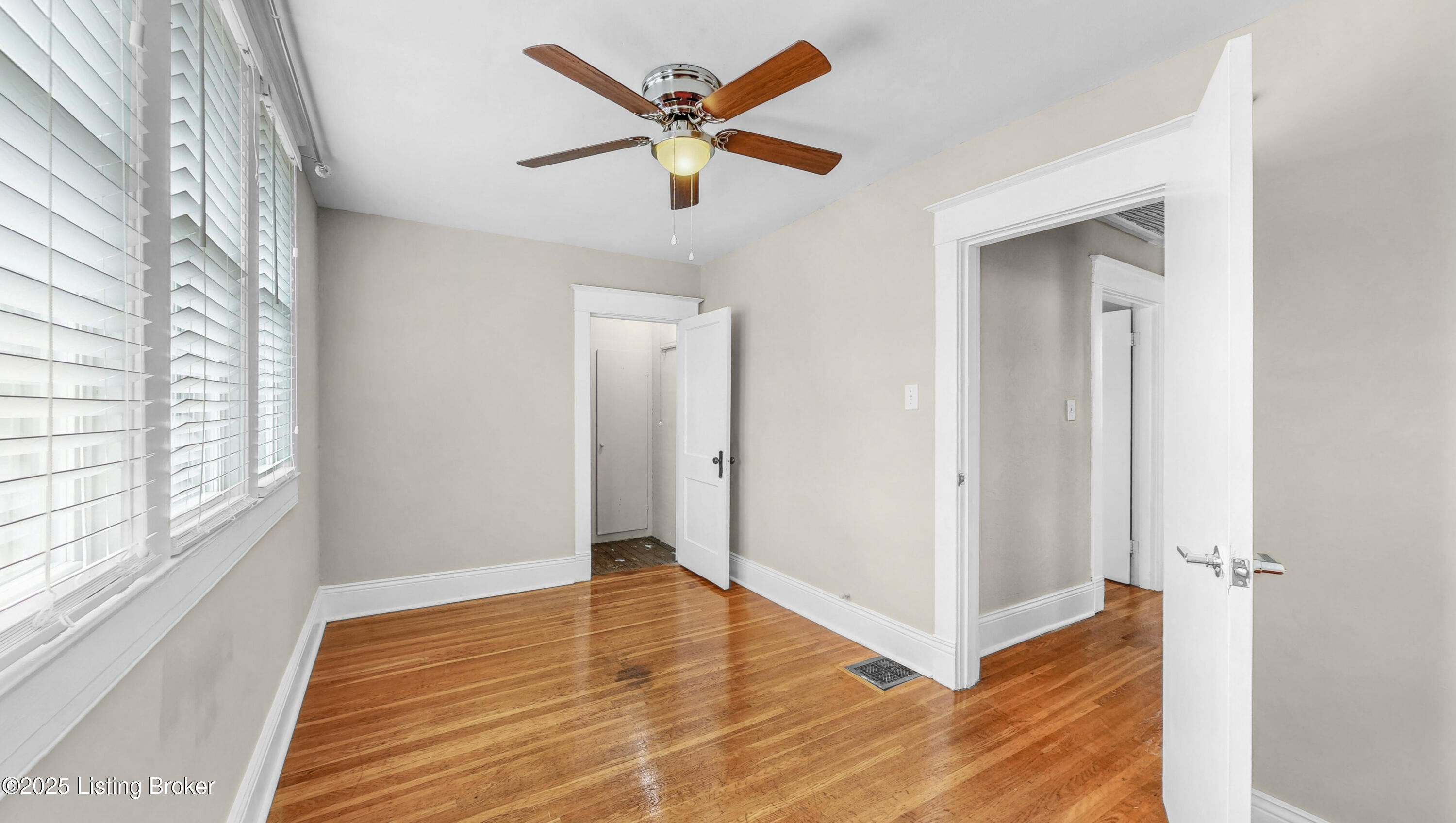 1910 Alfresco Pl
