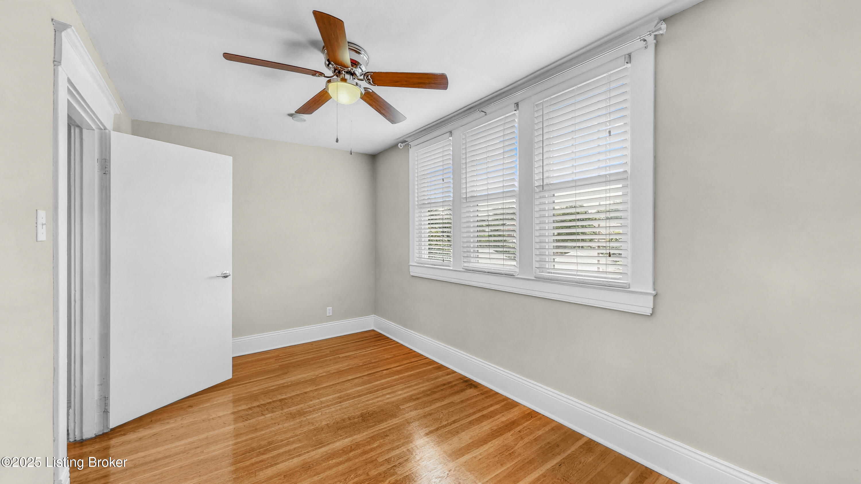 1910 Alfresco Pl