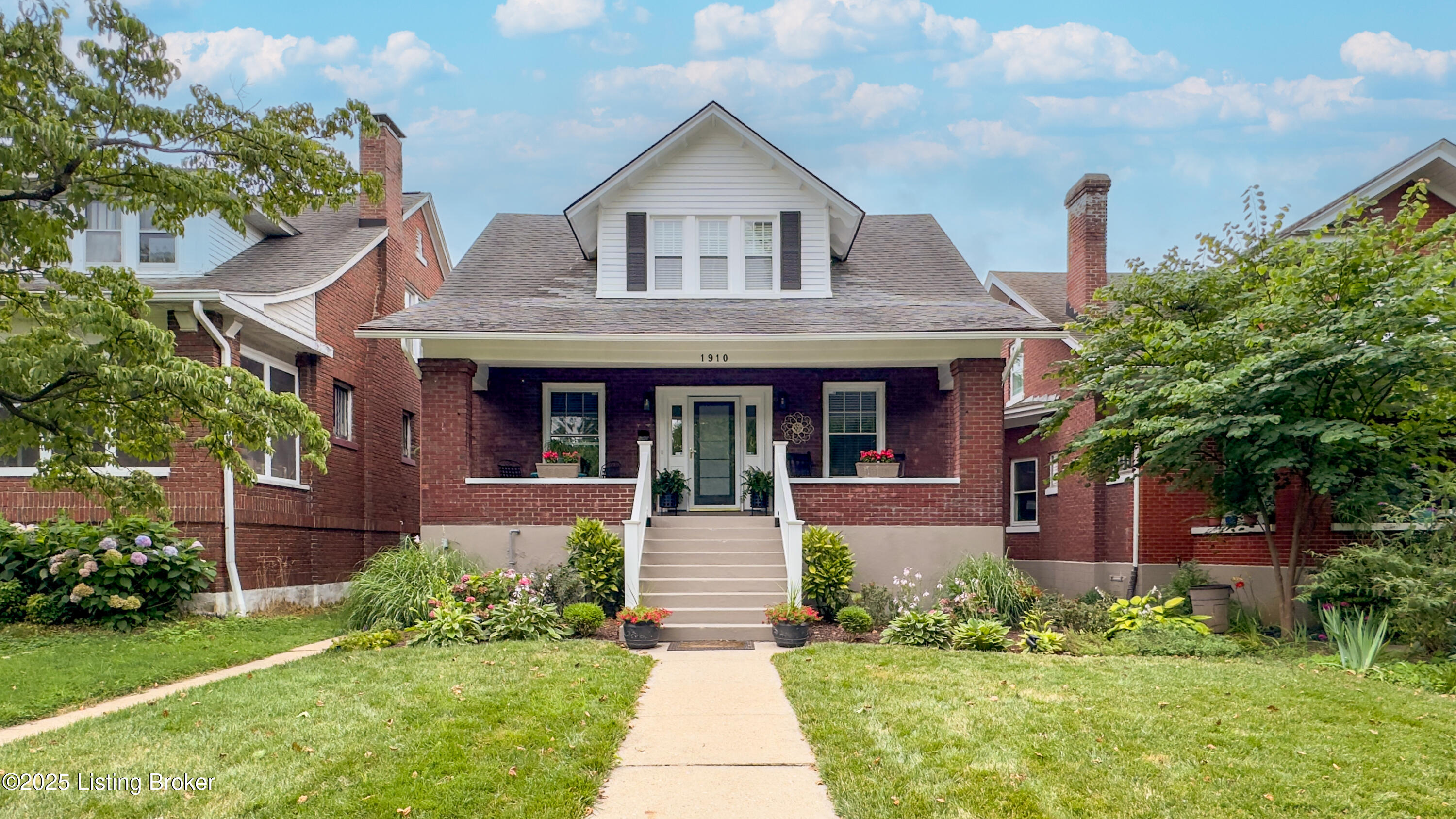 1910 Alfresco Pl