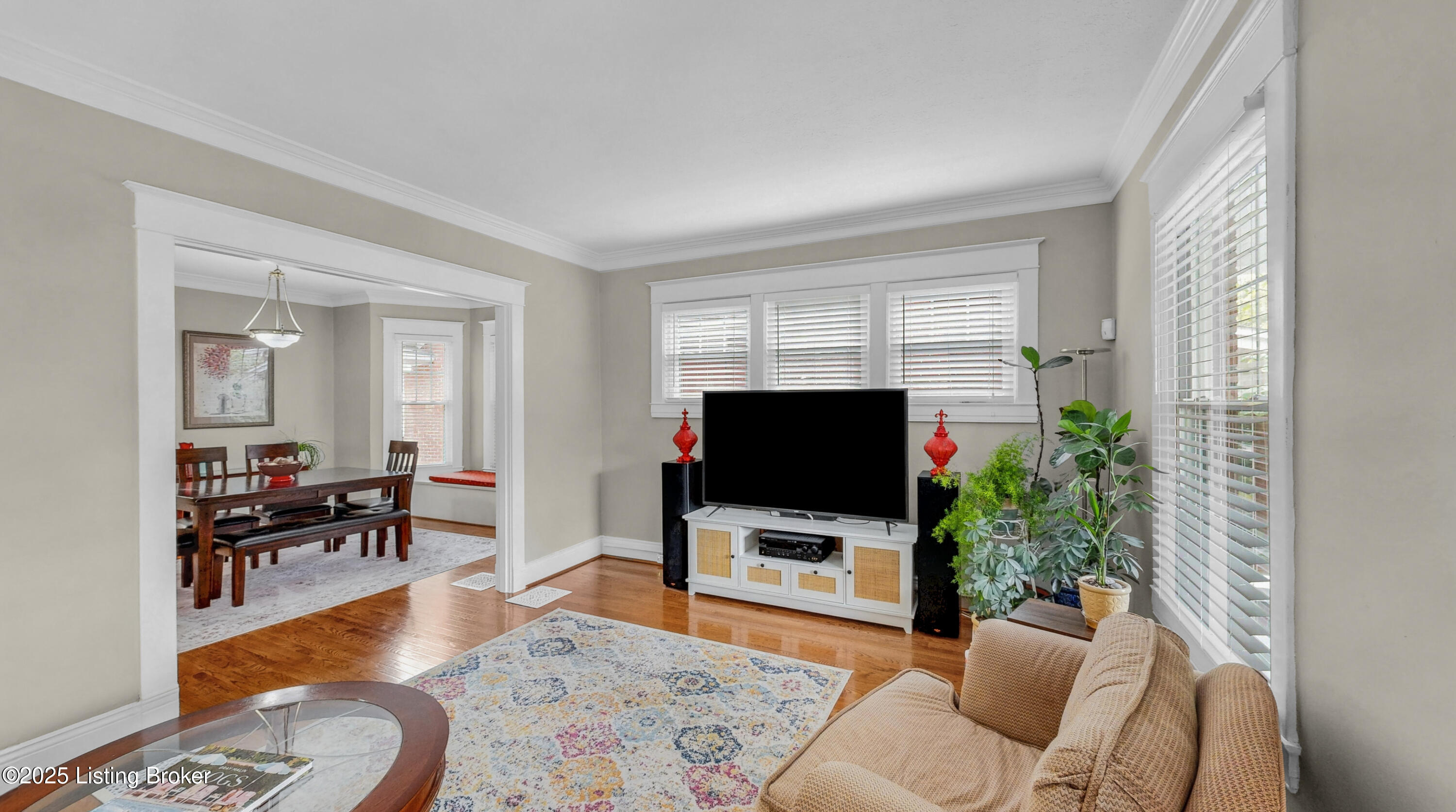 1910 Alfresco Pl