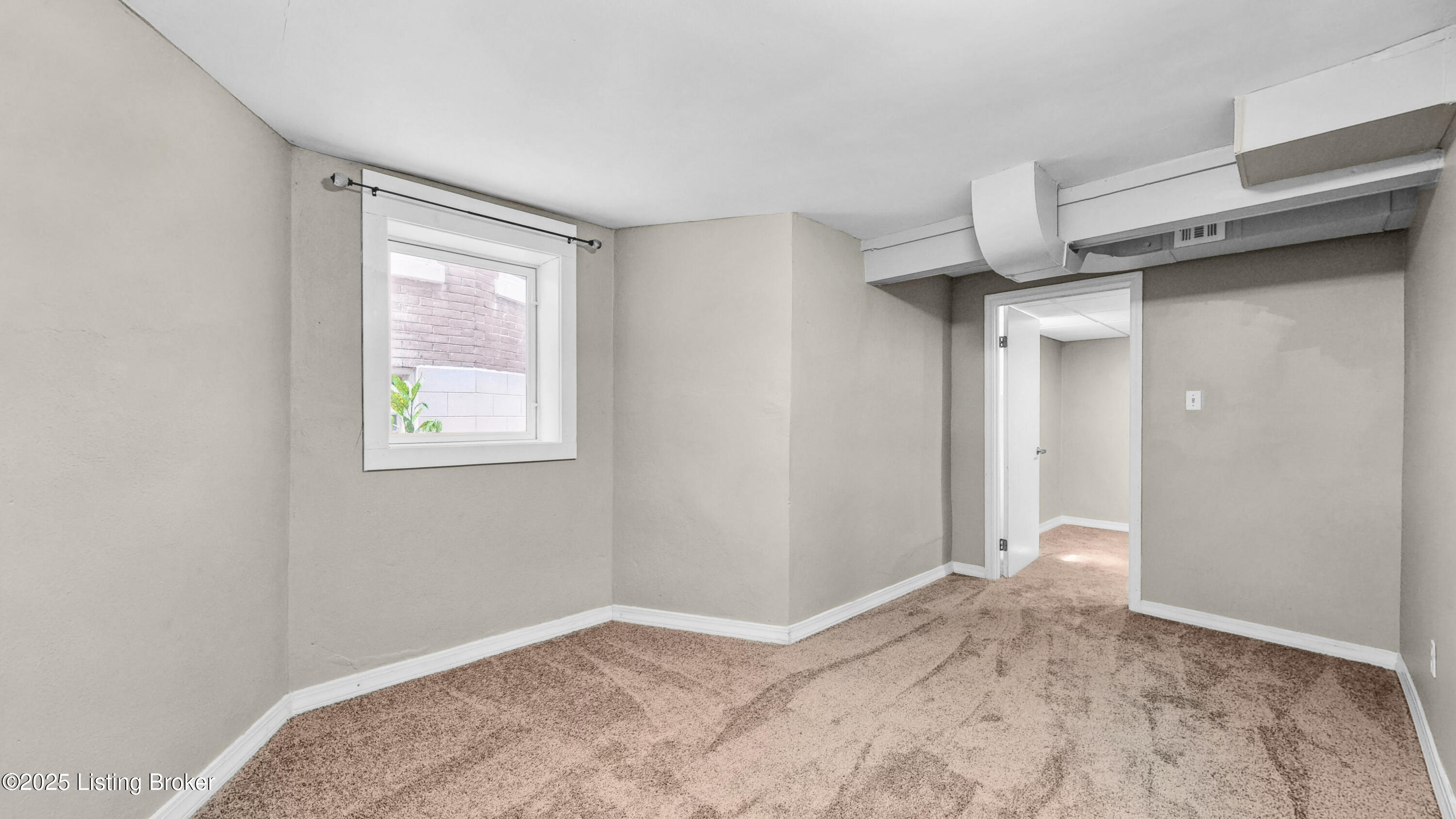 1910 Alfresco Pl