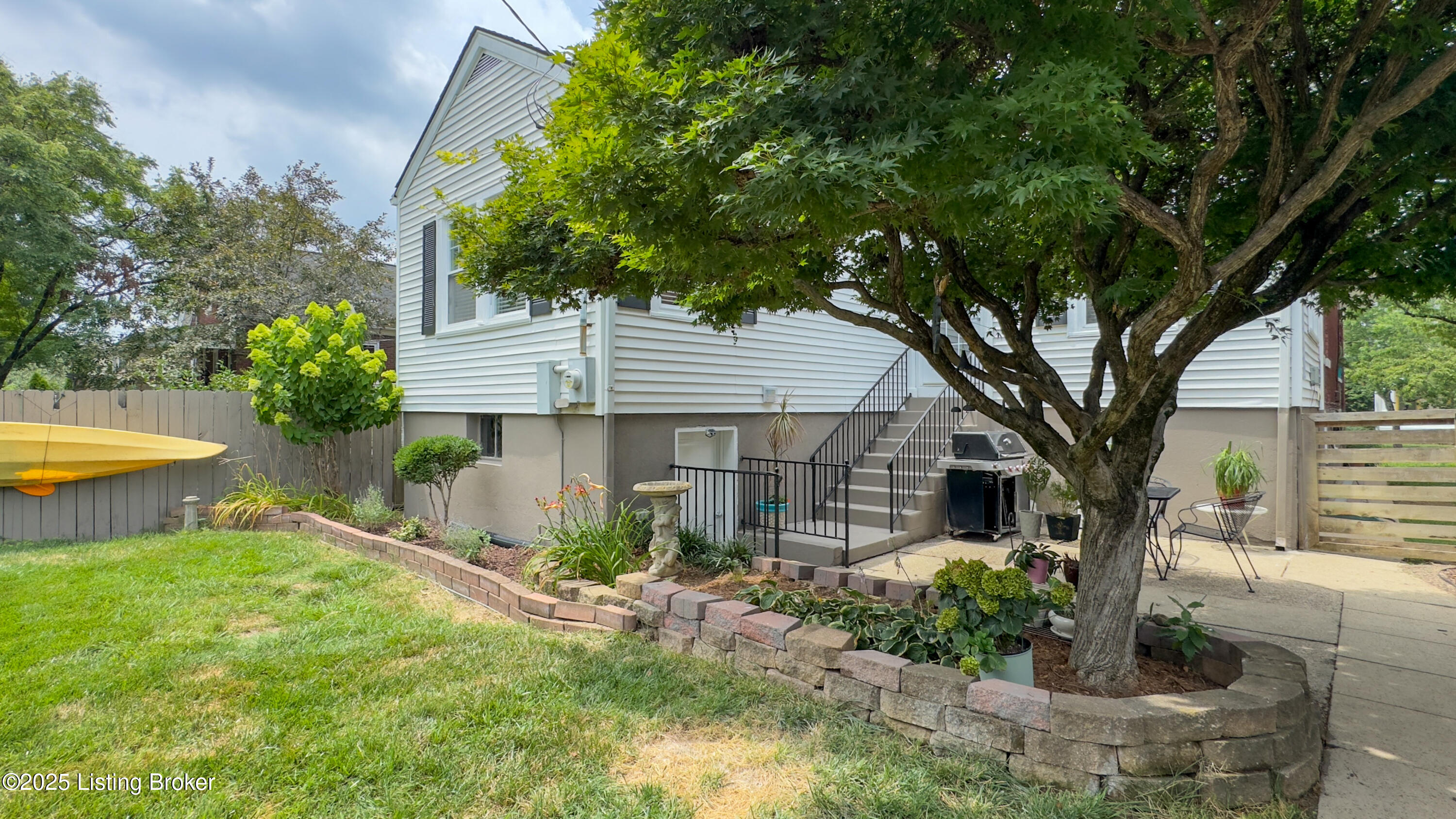 1910 Alfresco Pl