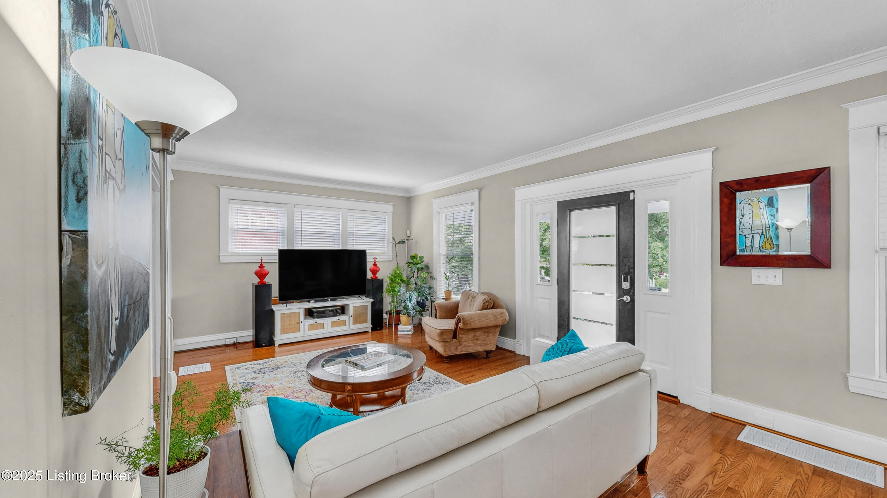 1910 Alfresco Pl