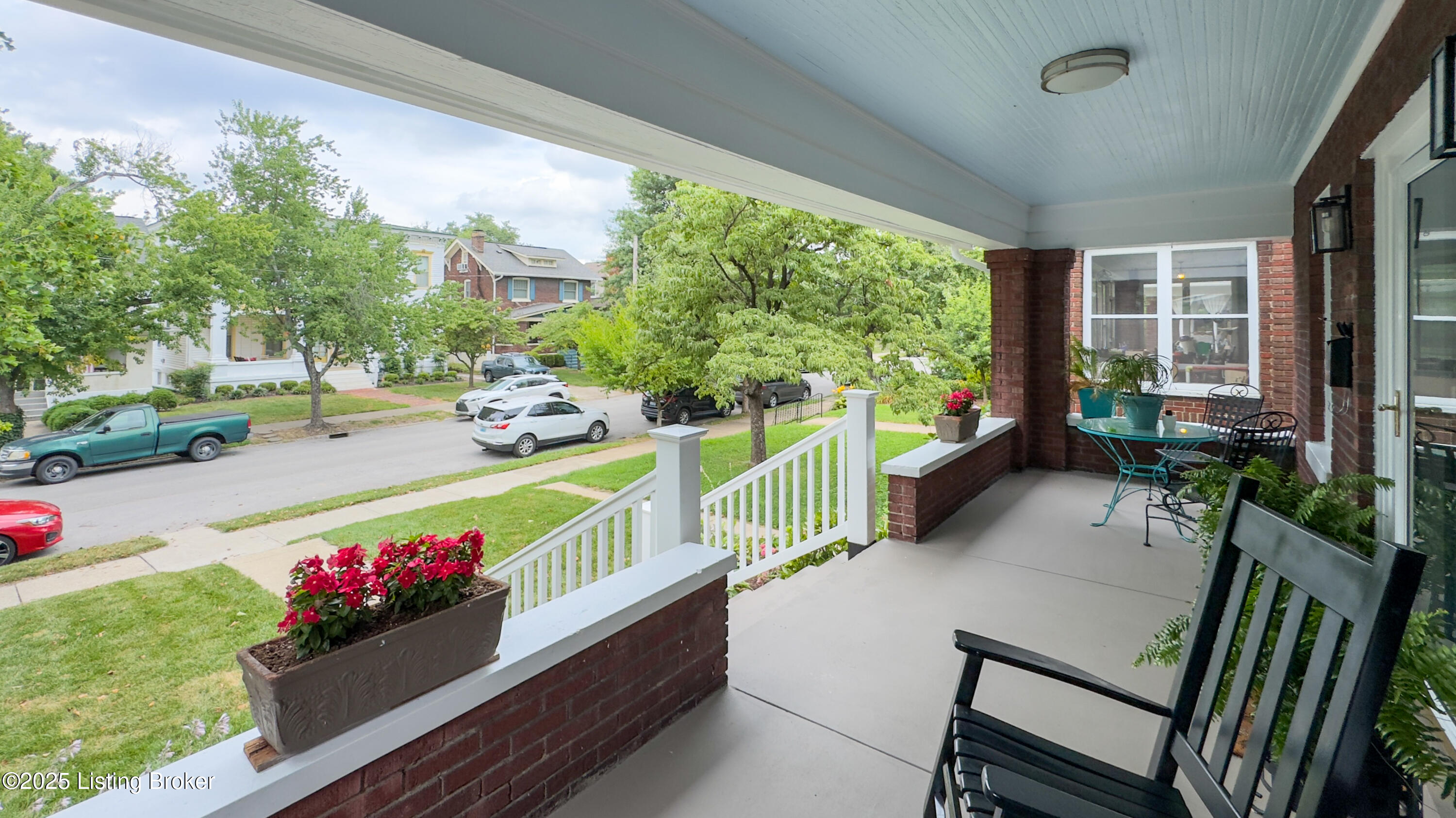 1910 Alfresco Pl