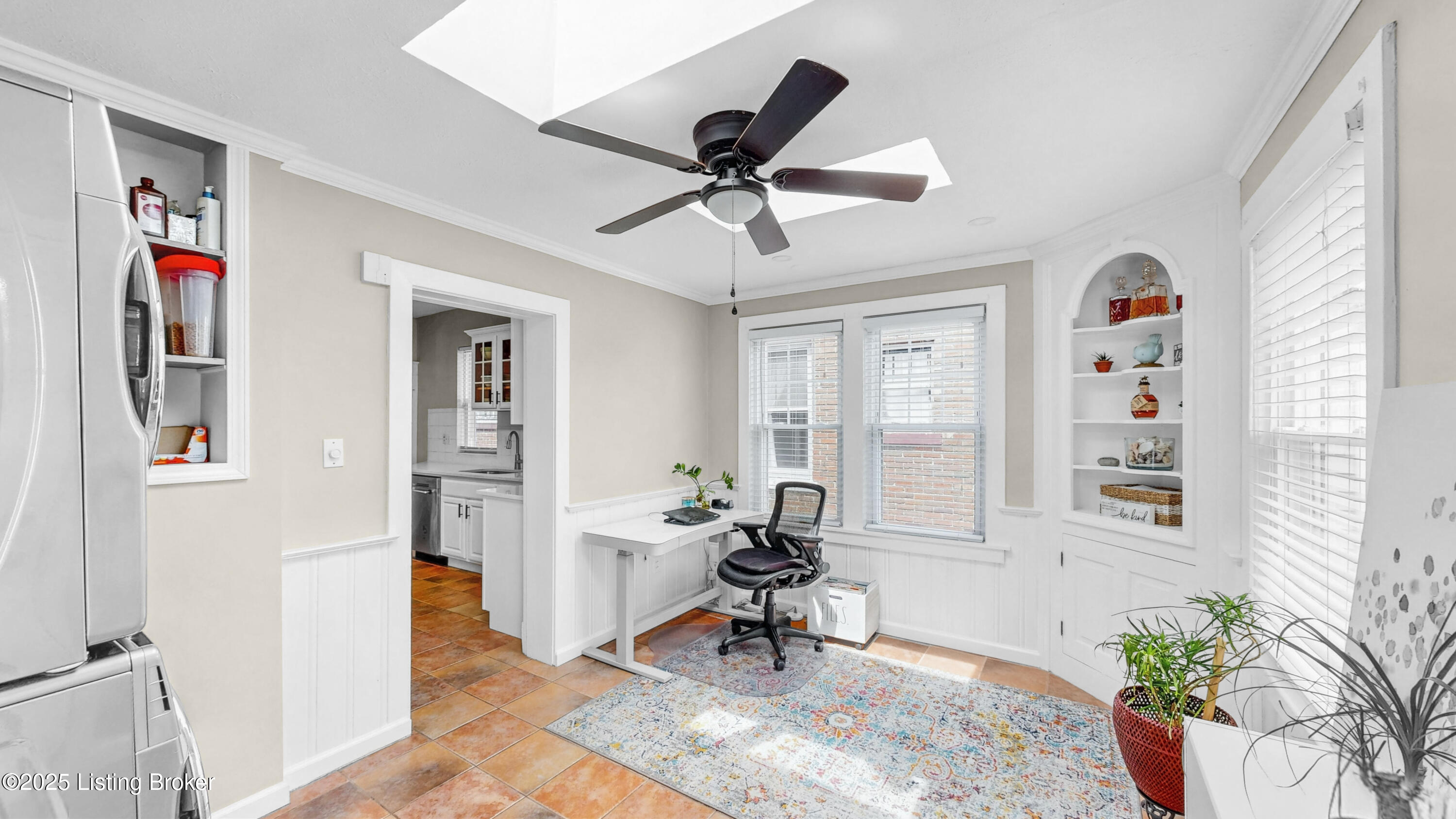 1910 Alfresco Pl