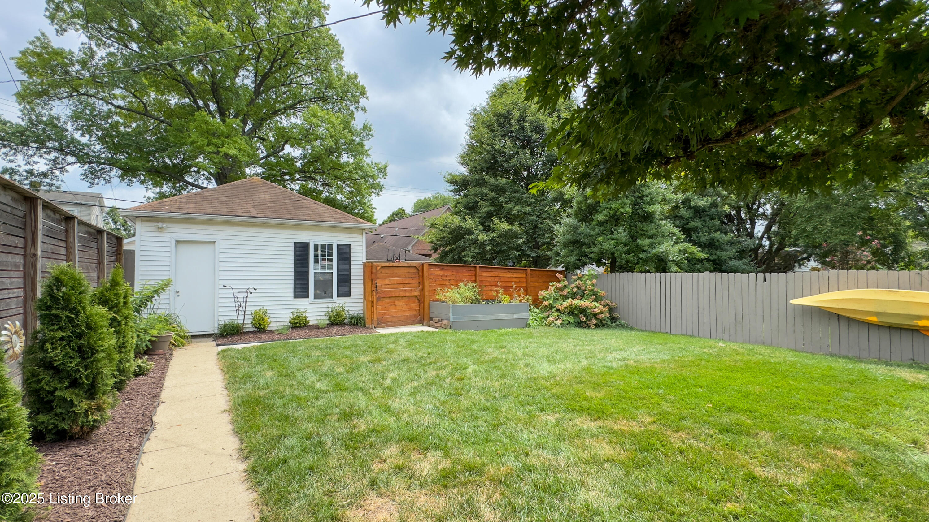 1910 Alfresco Pl