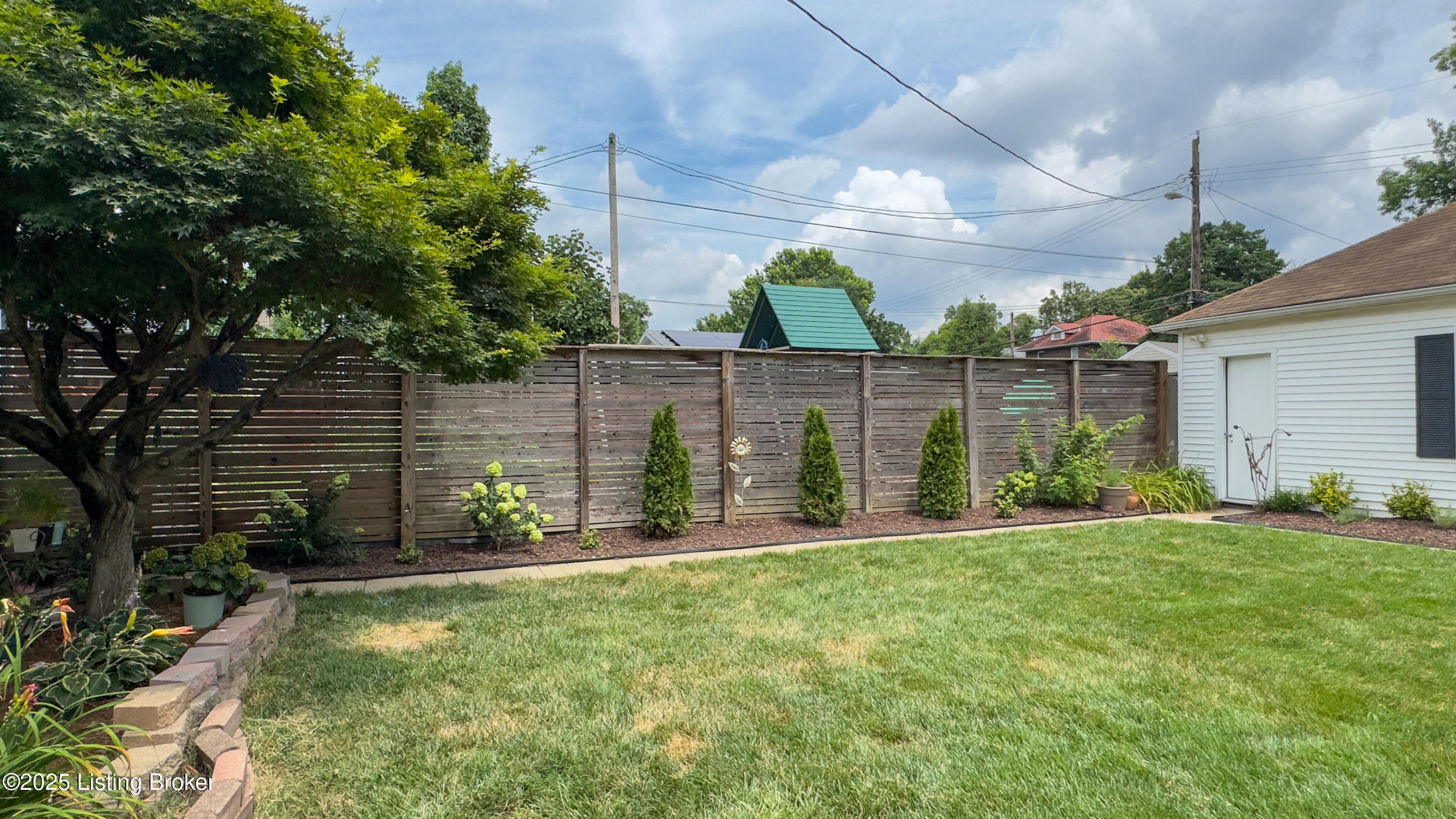 1910 Alfresco Pl