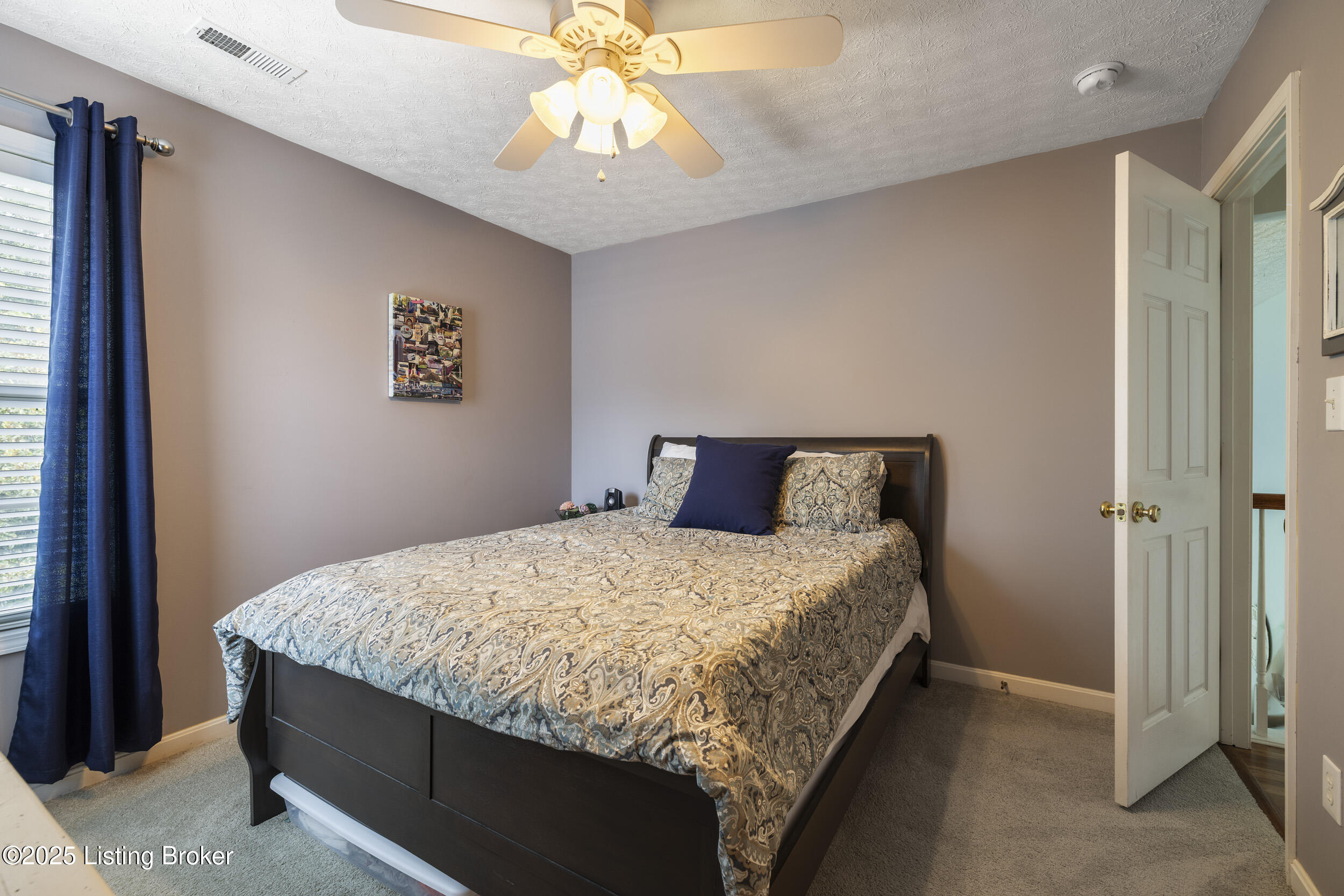 5840 Waveland Cir