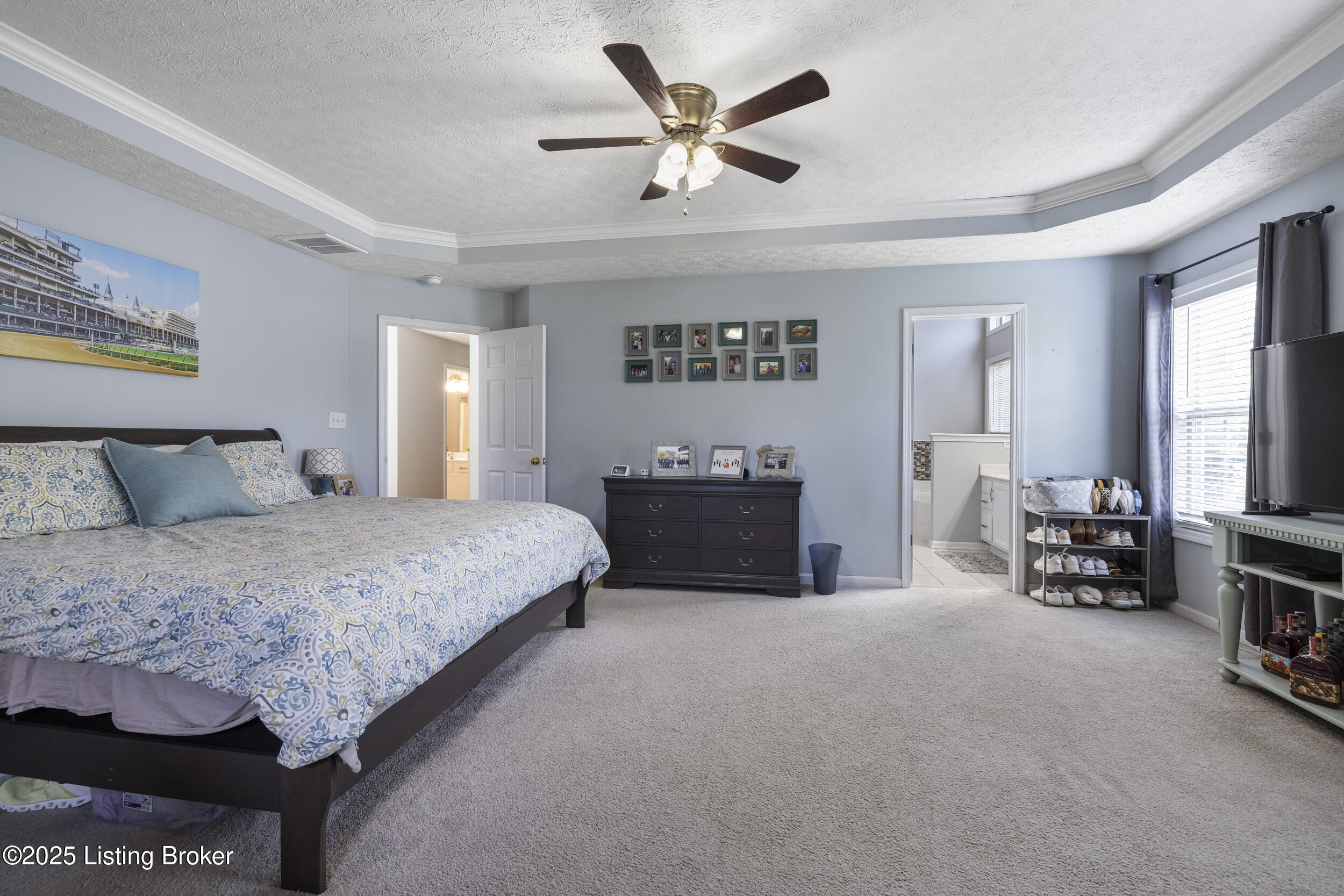 5840 Waveland Cir