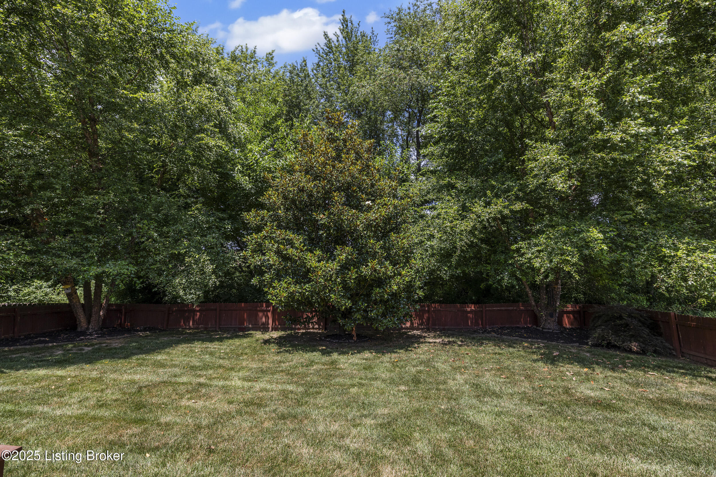 5840 Waveland Cir