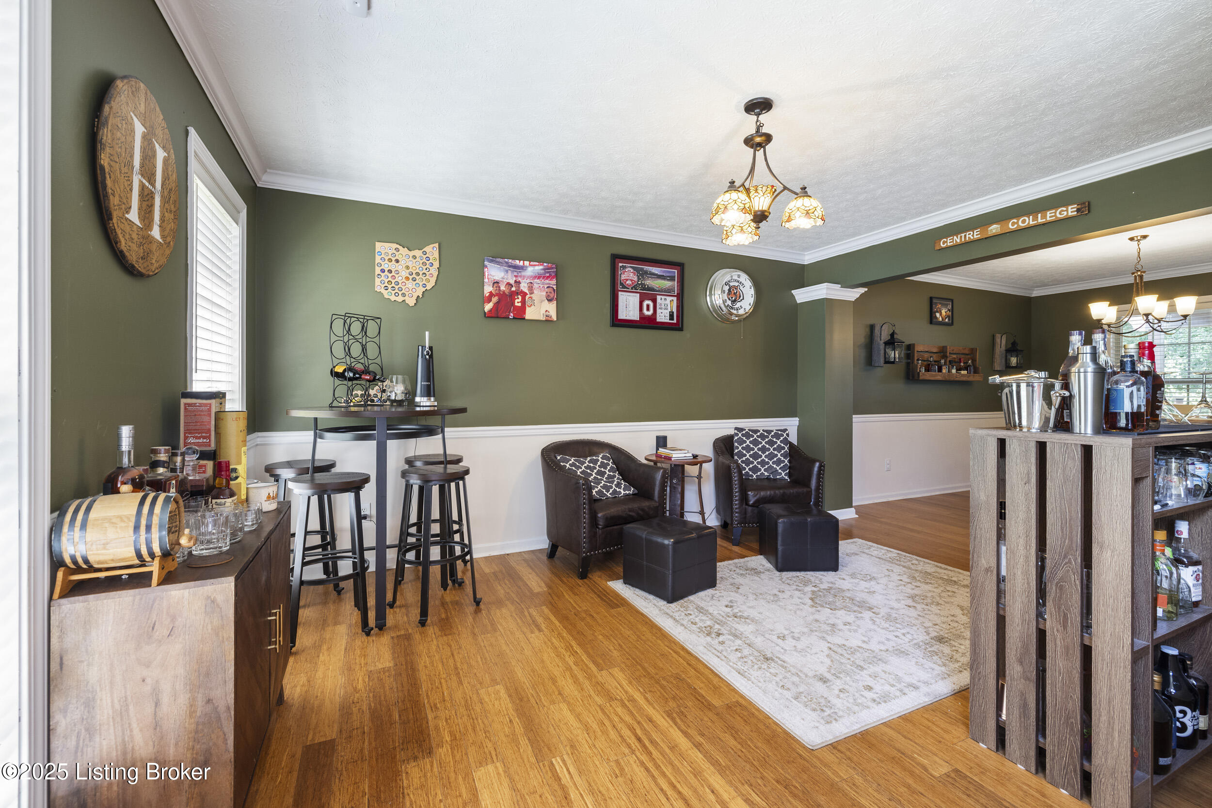 5840 Waveland Cir
