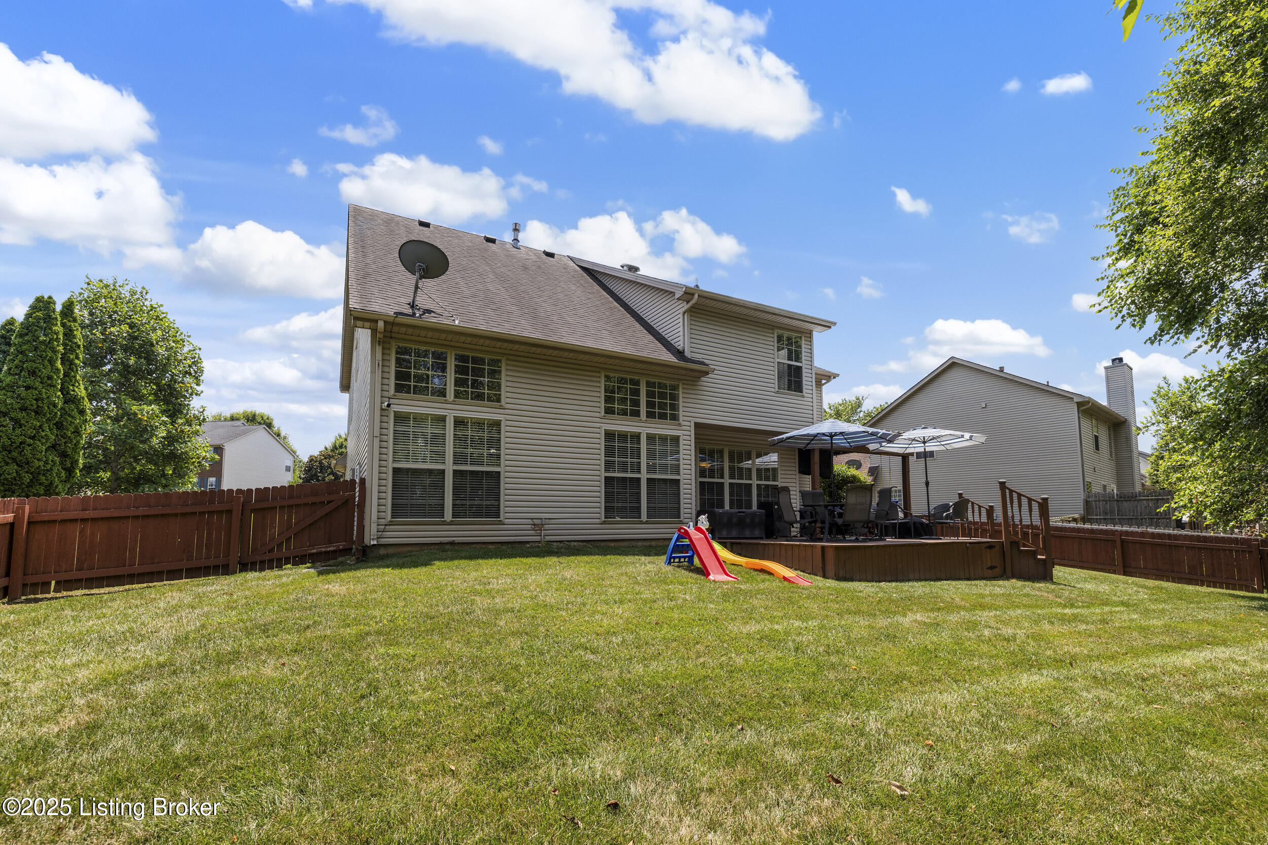 5840 Waveland Cir