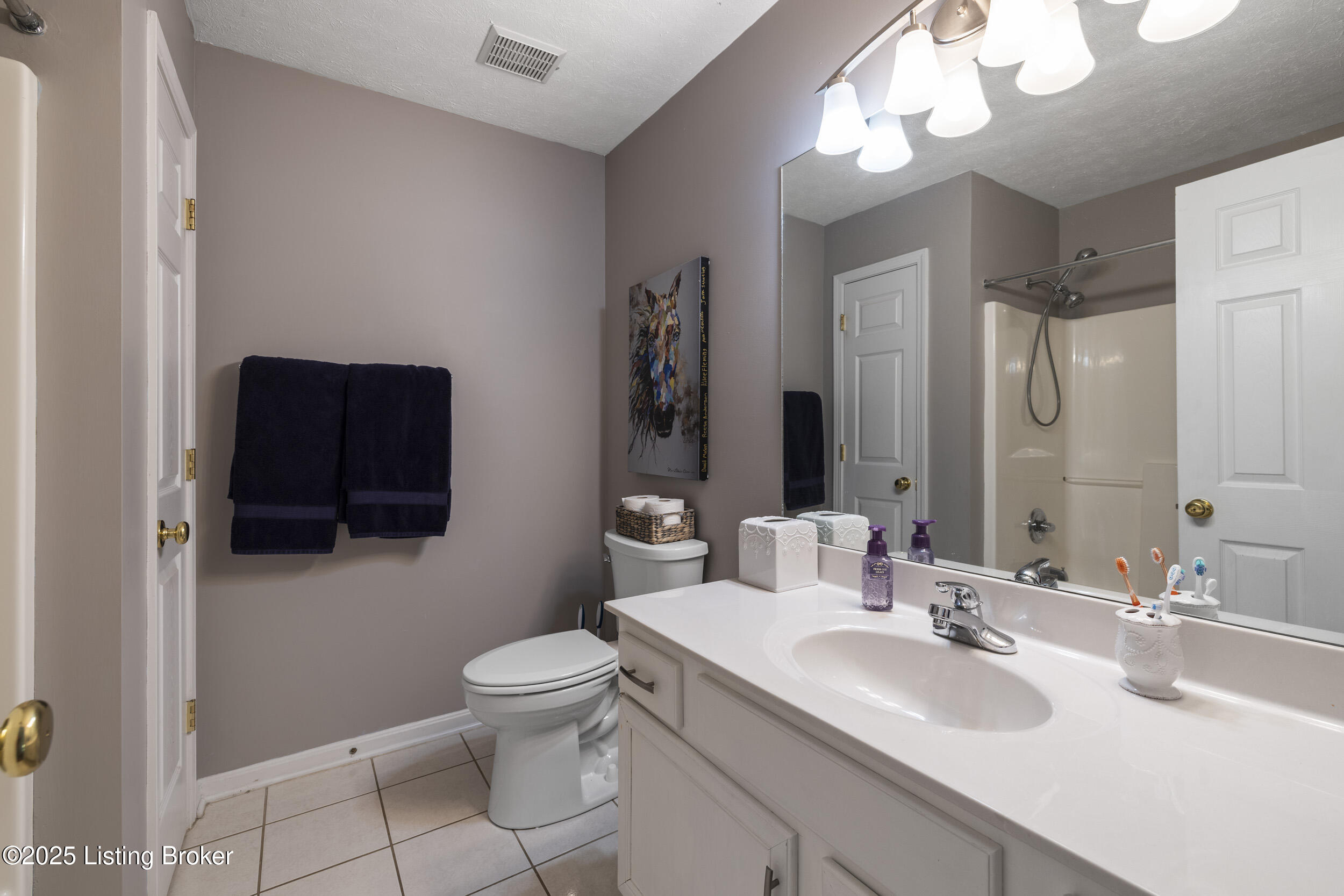 5840 Waveland Cir