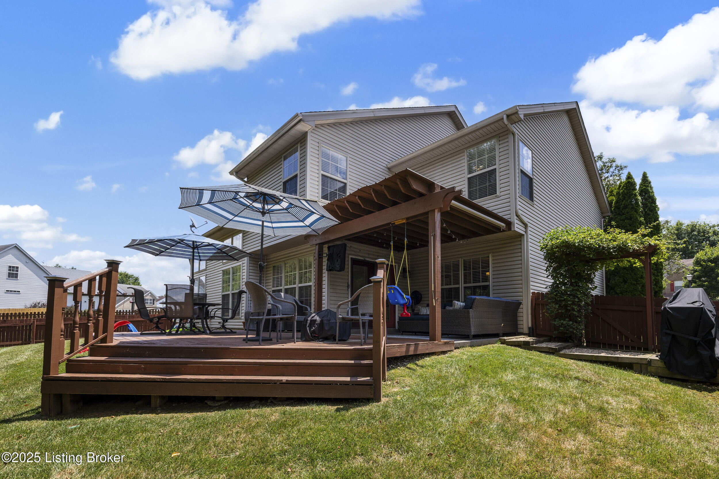 5840 Waveland Cir