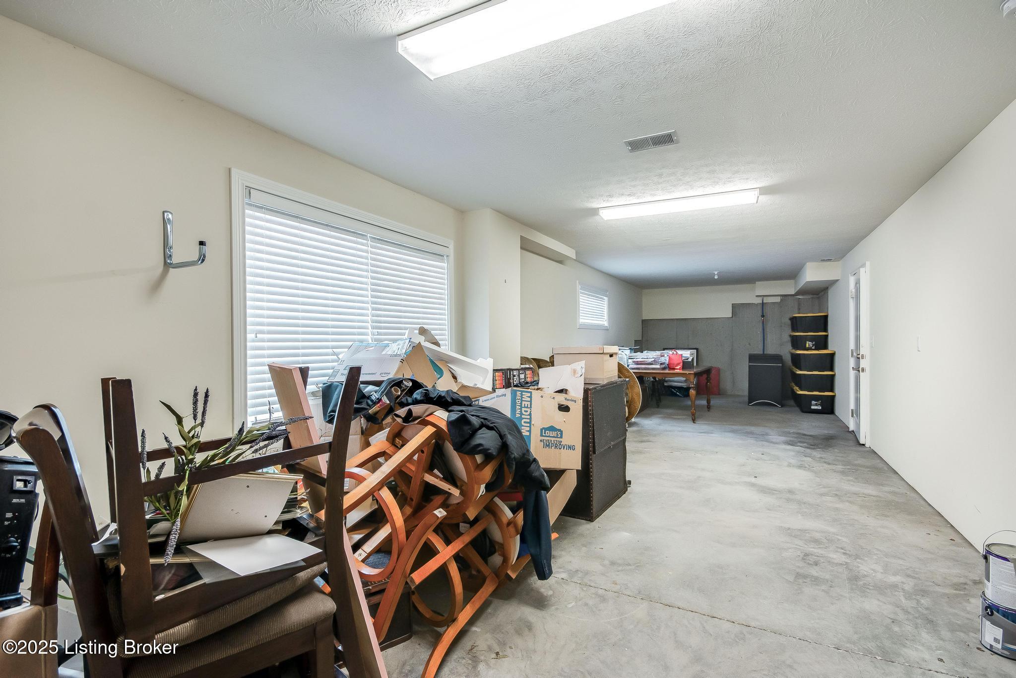 10409 Buzzman Dr