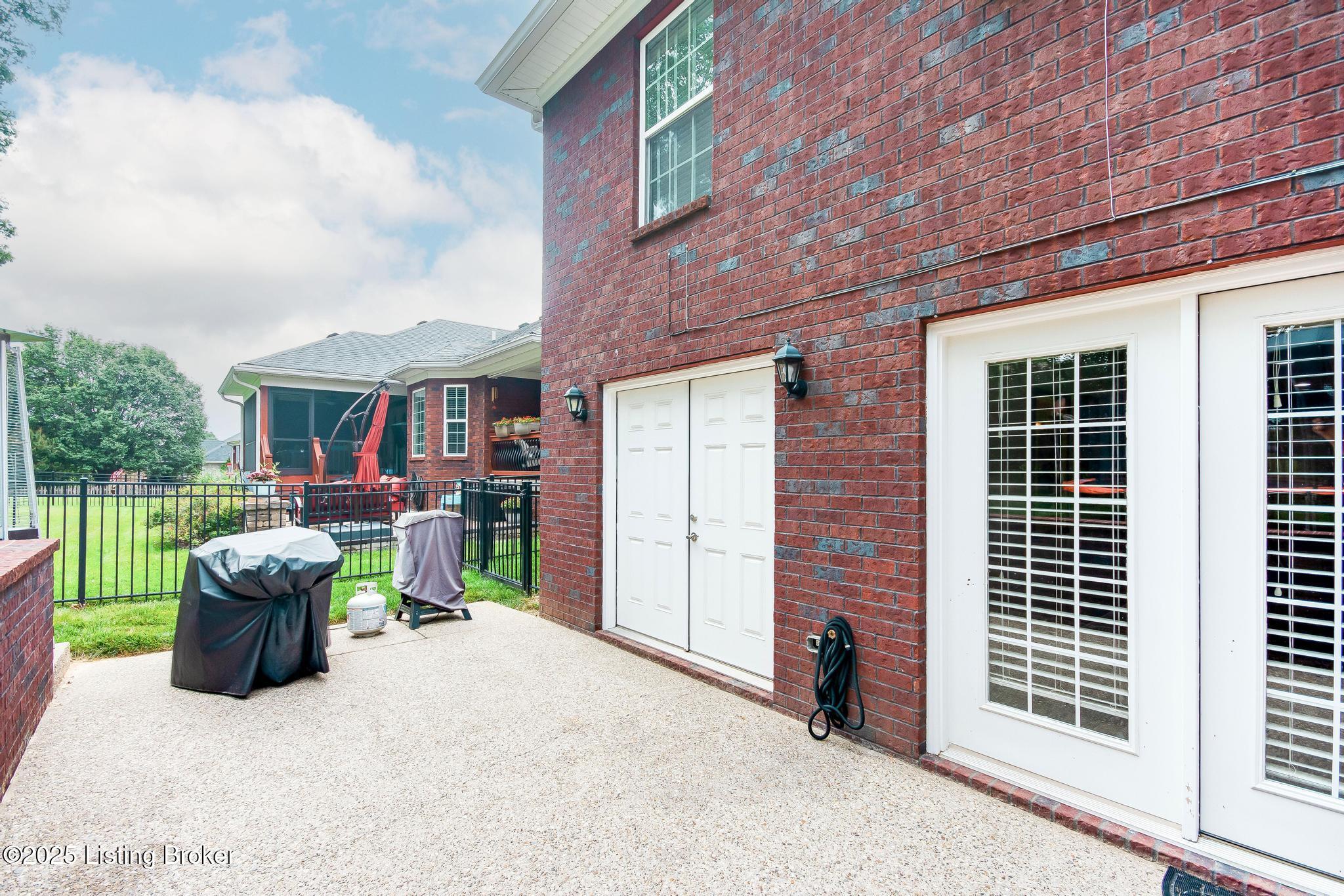 10409 Buzzman Dr