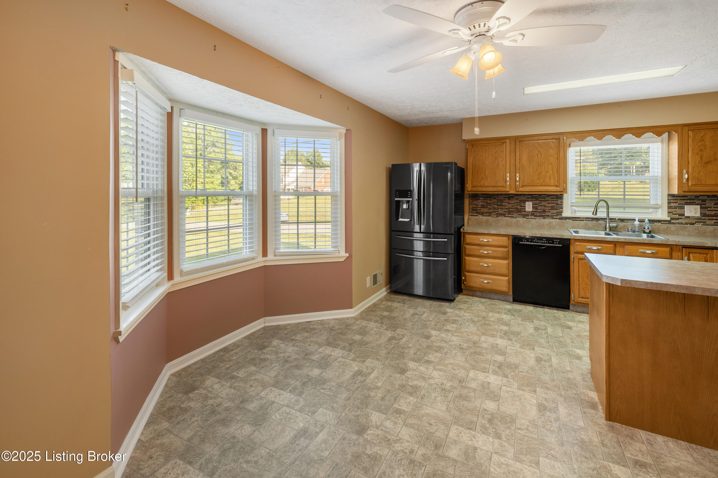 3911 Scenic Trail