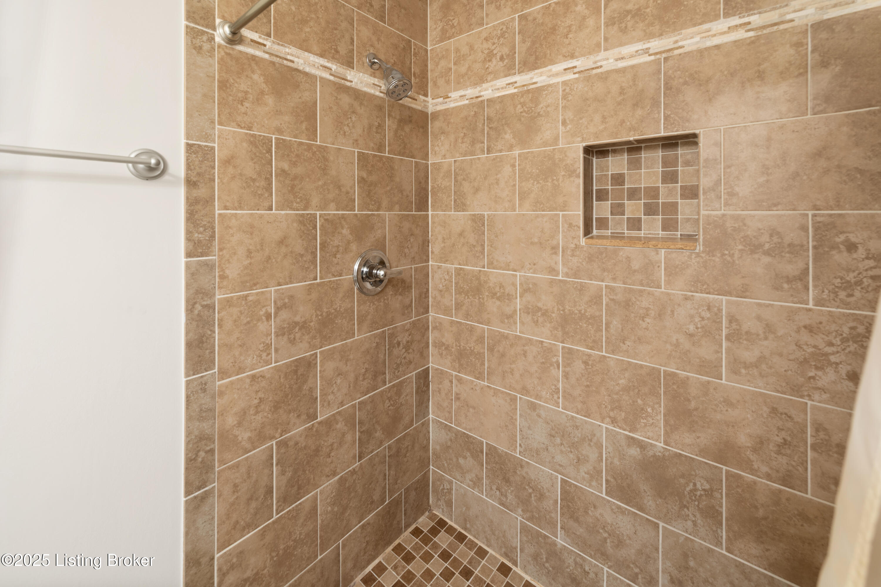 3911 Scenic Trail