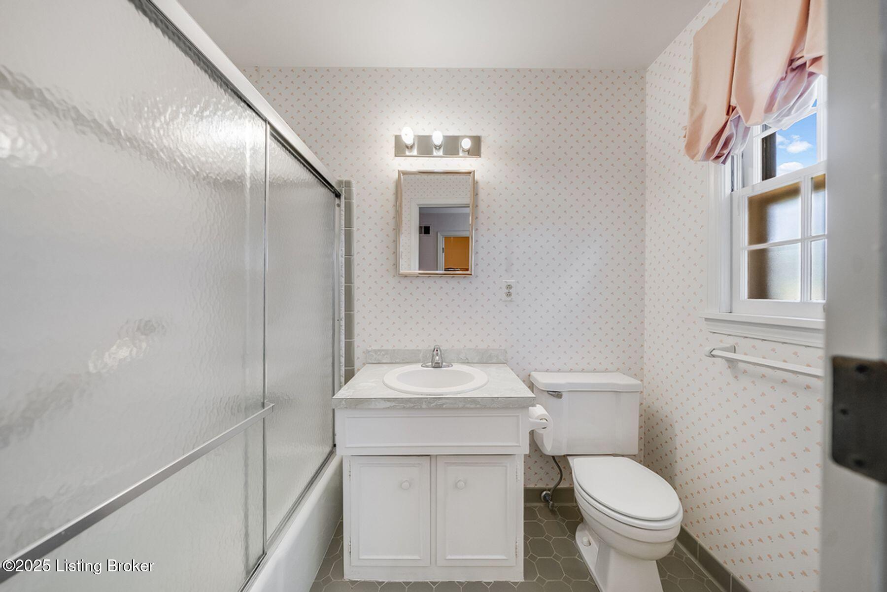 512 Lymington Ct