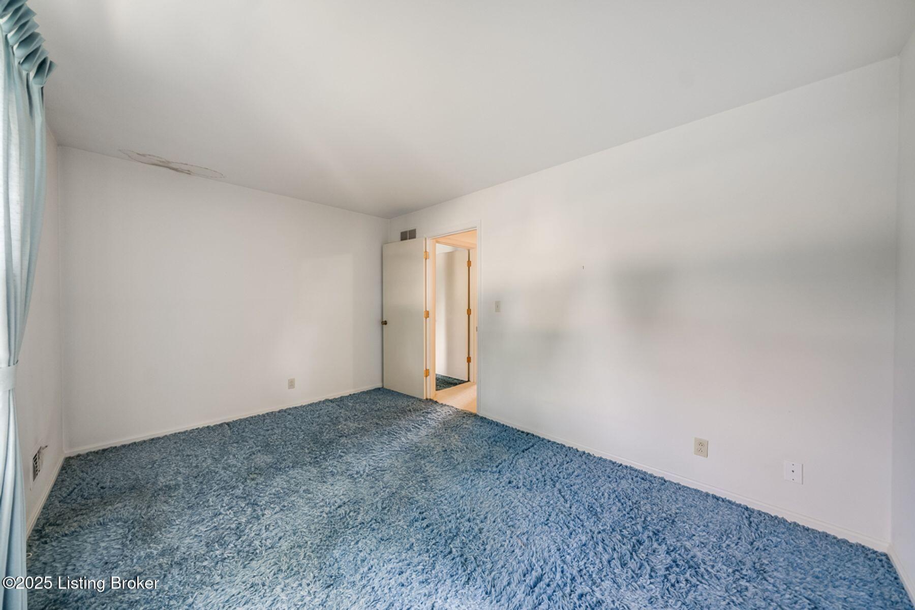 512 Lymington Ct