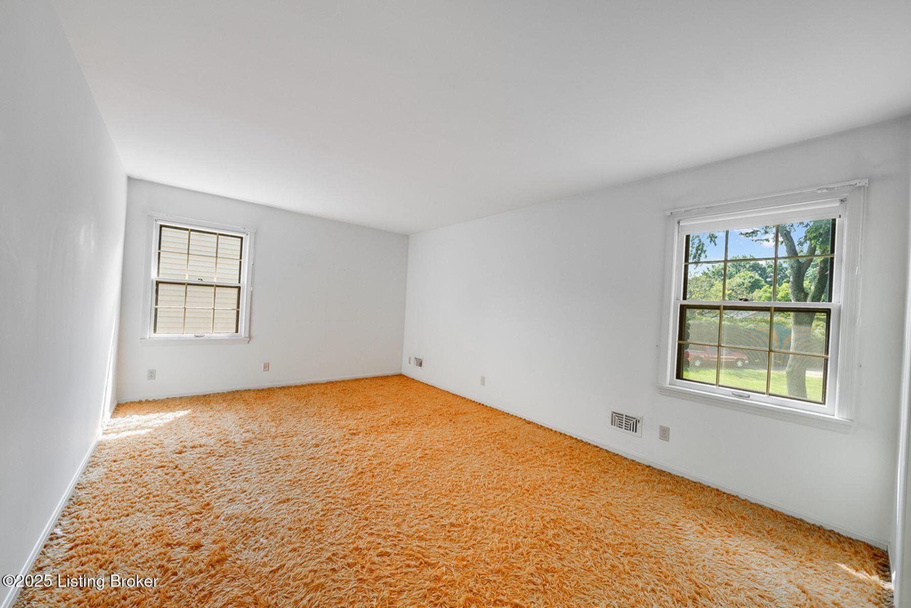 512 Lymington Ct