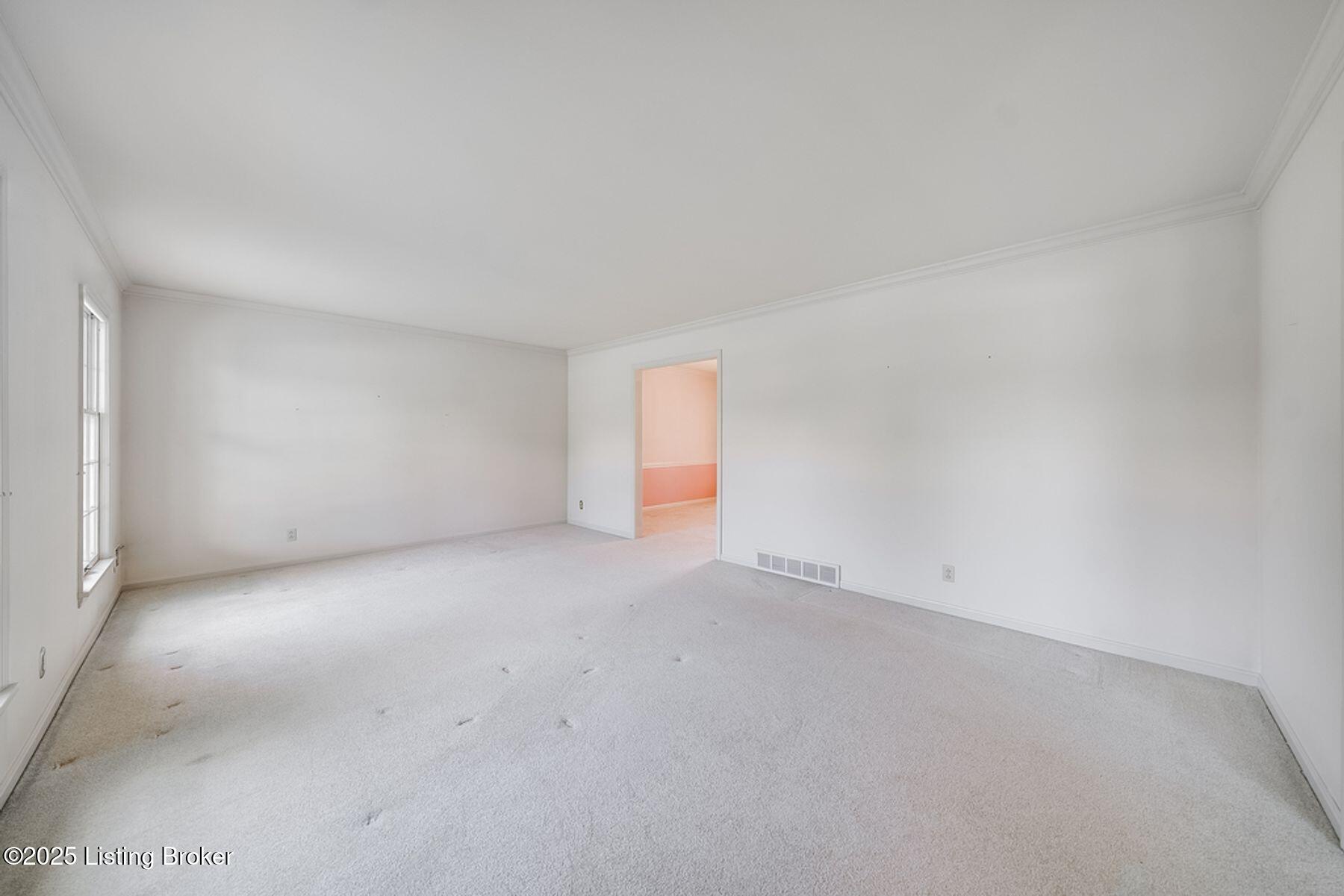512 Lymington Ct
