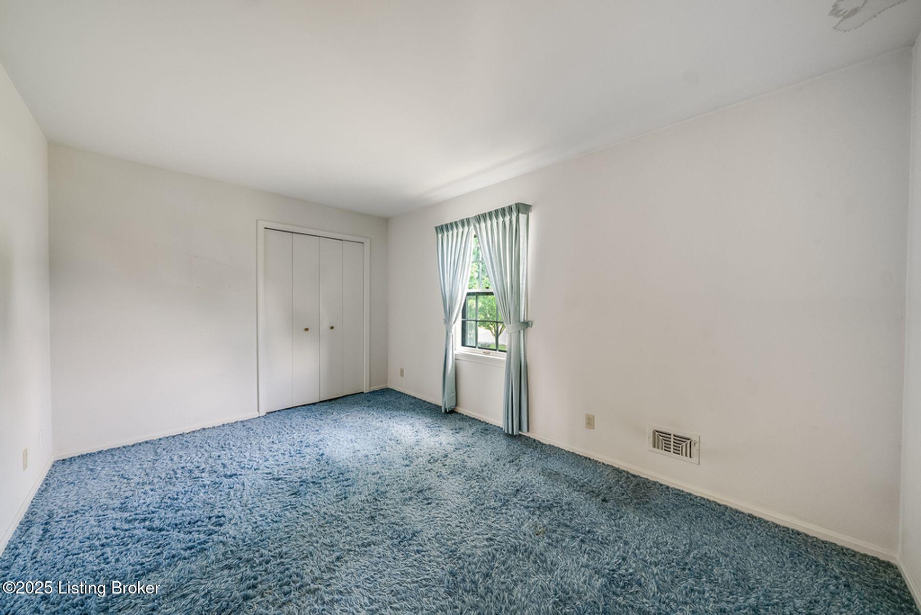 512 Lymington Ct