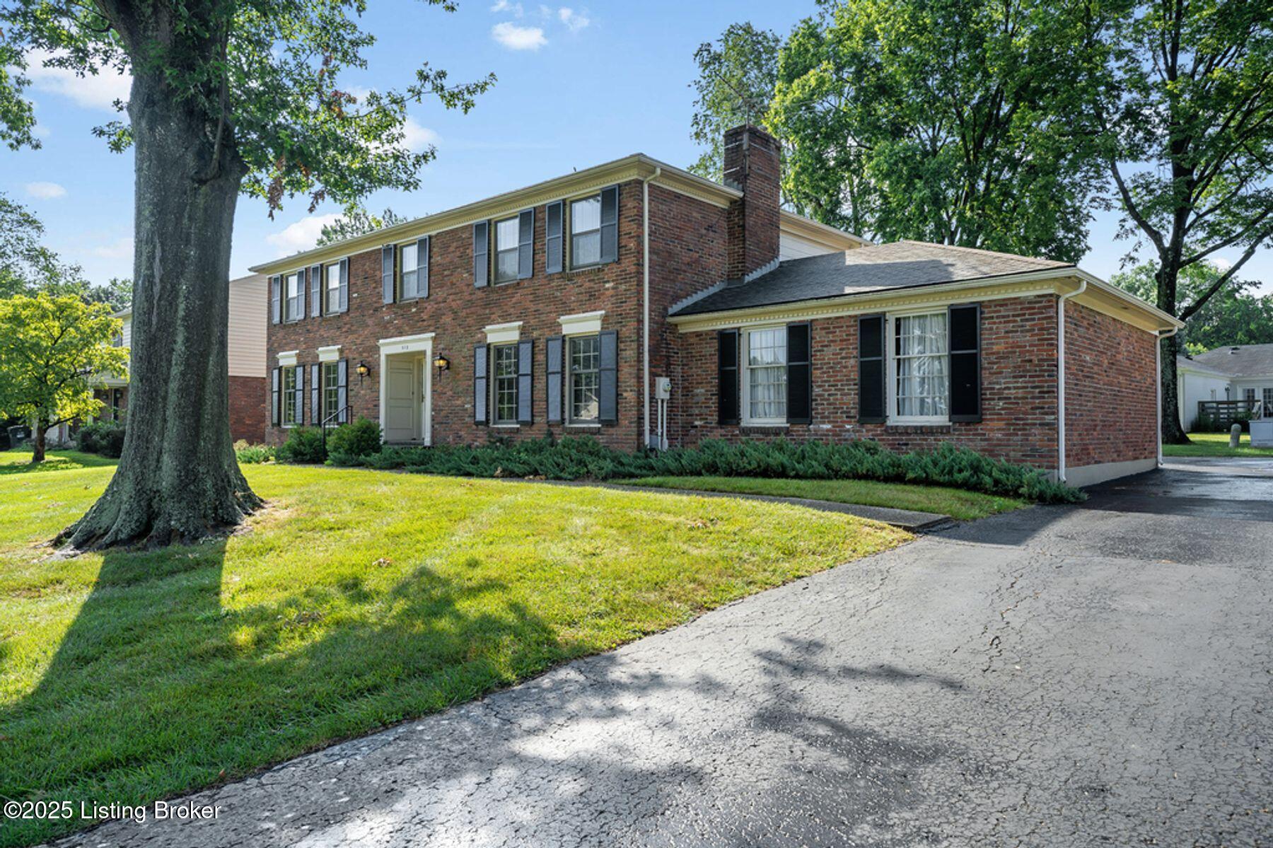 512 Lymington Ct