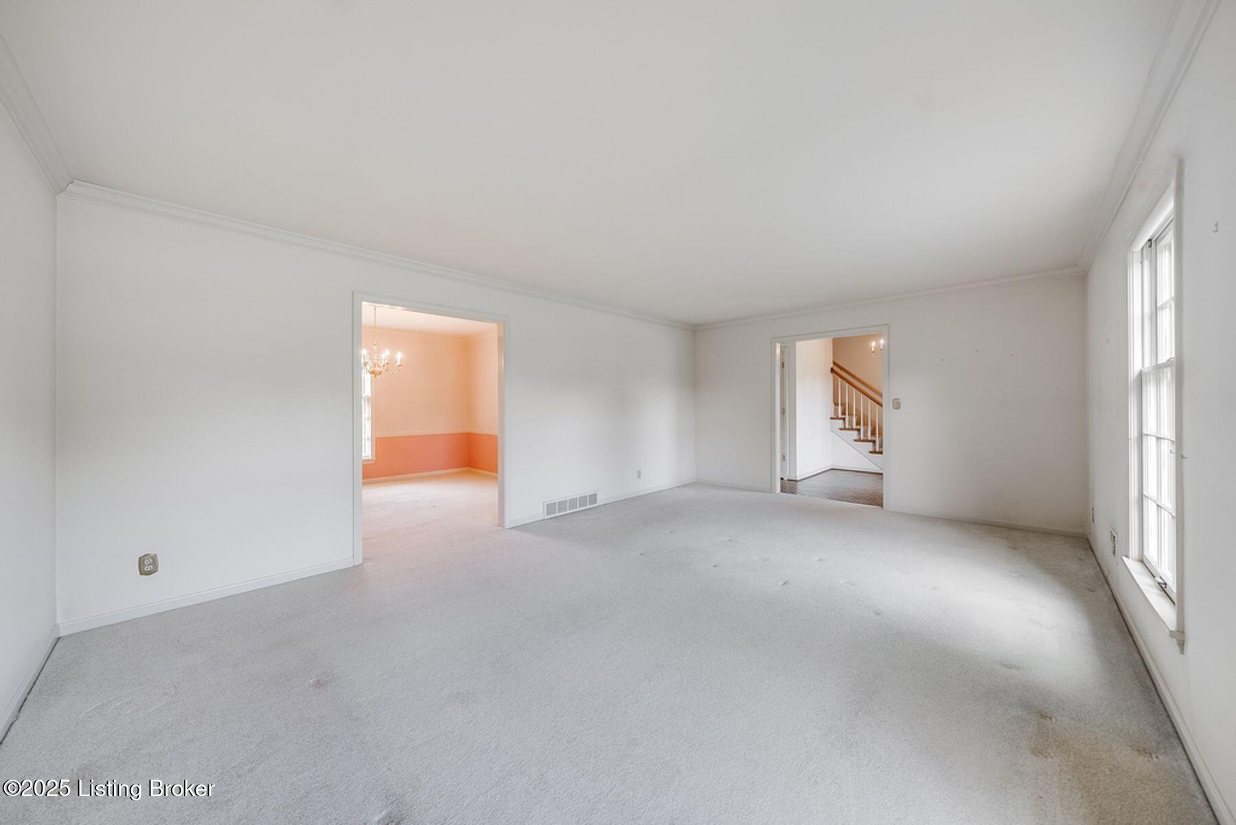 512 Lymington Ct