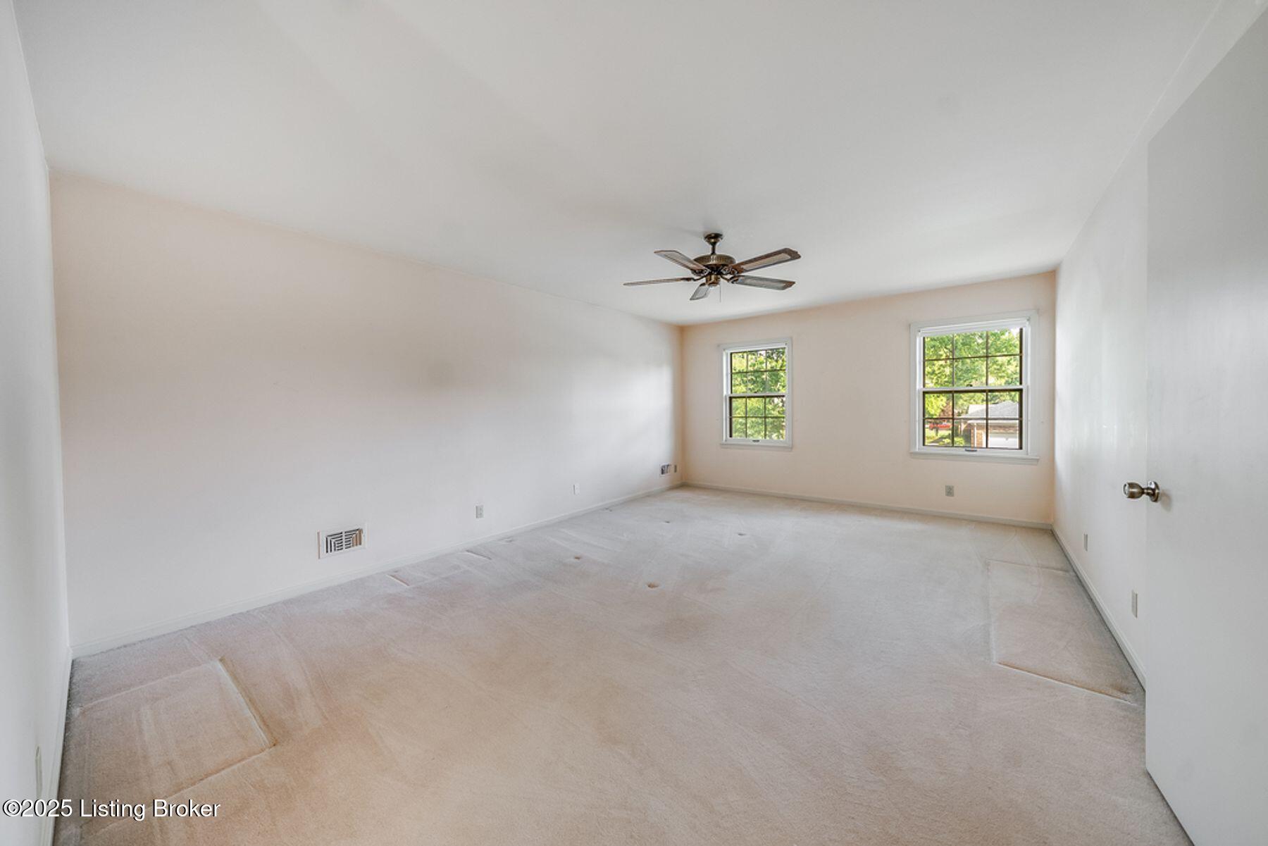 512 Lymington Ct