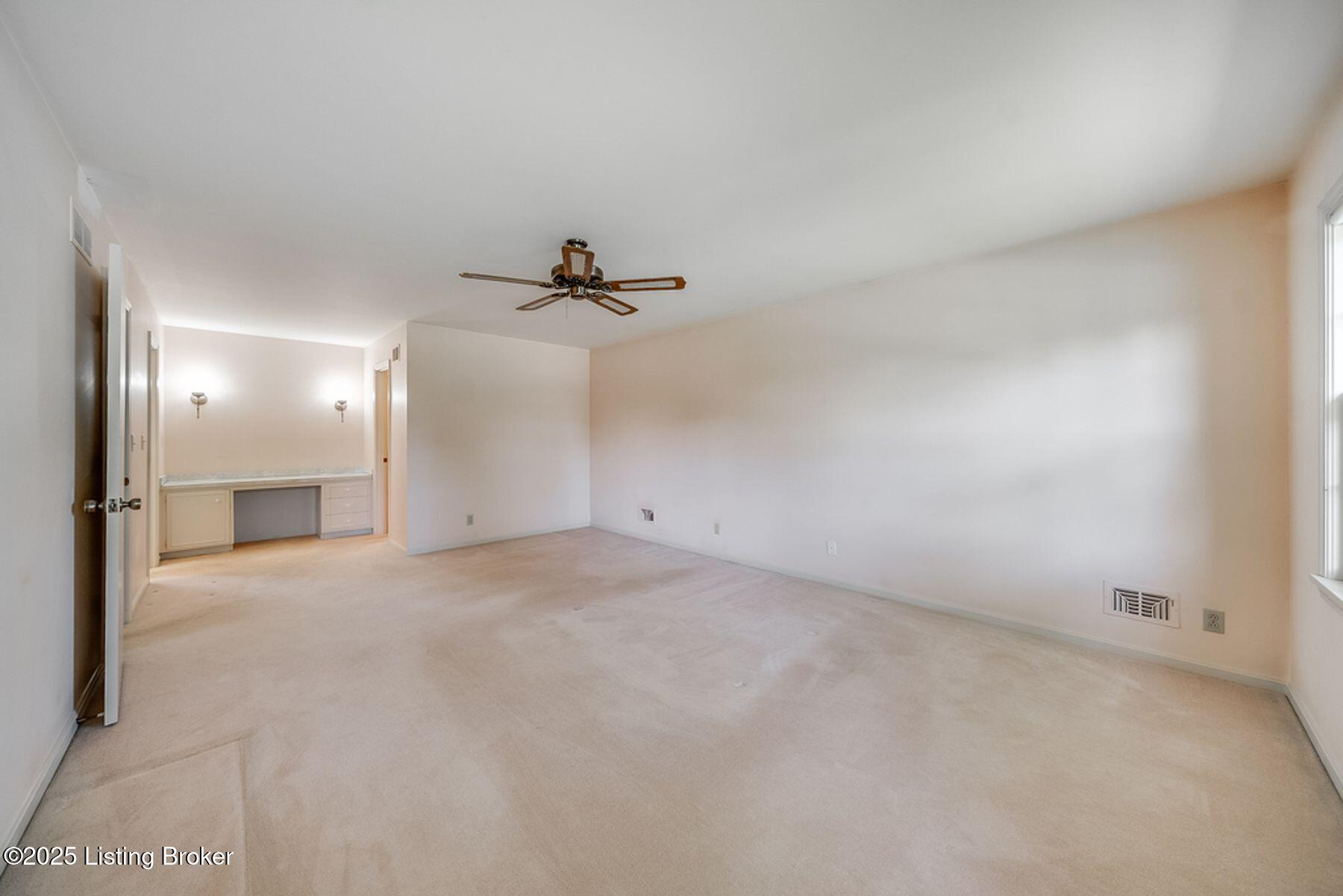 512 Lymington Ct