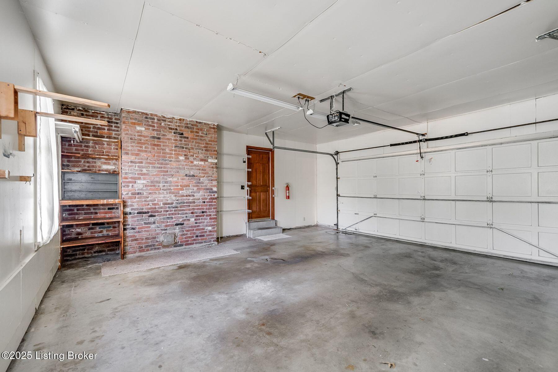 512 Lymington Ct