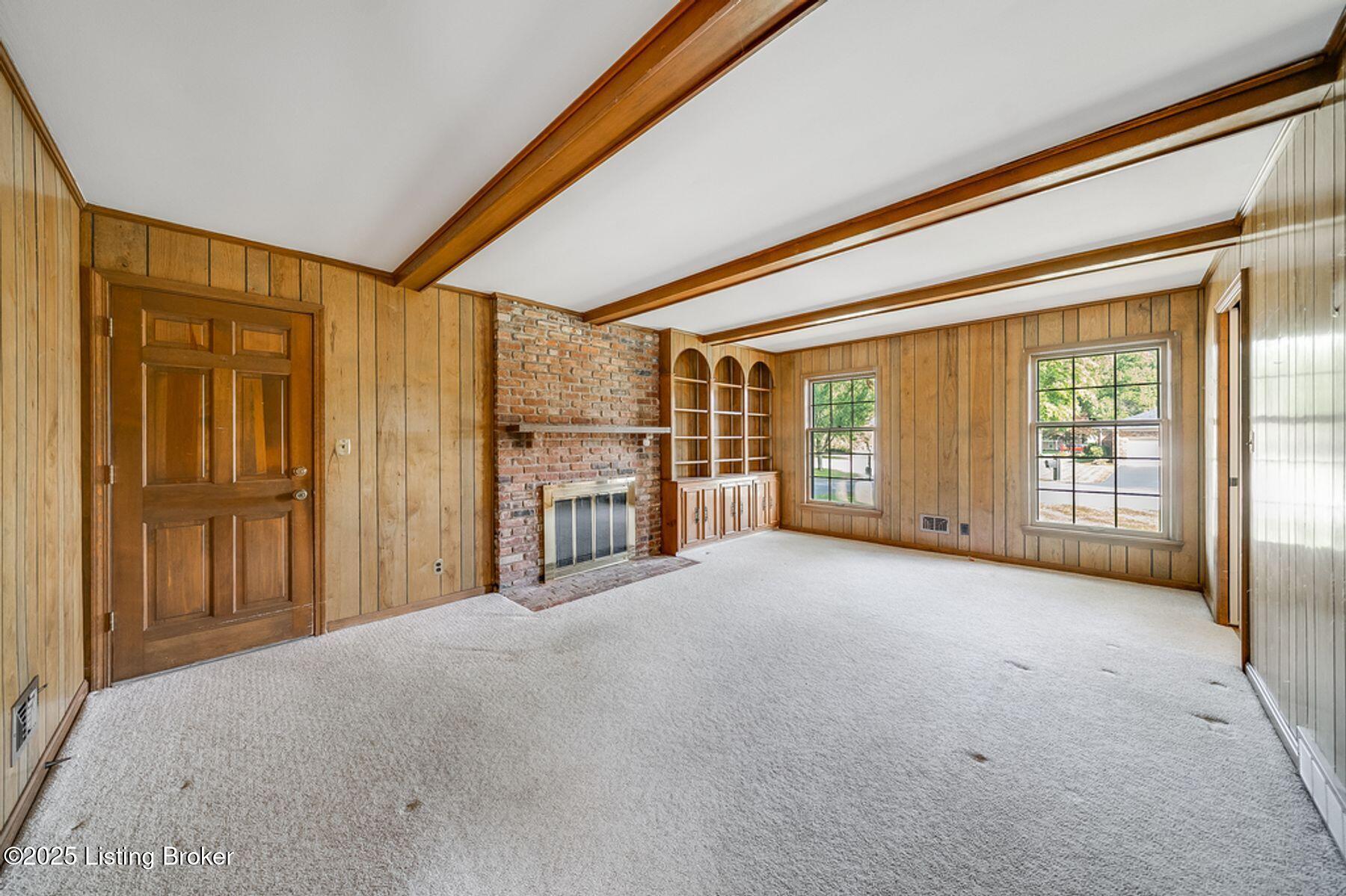 512 Lymington Ct