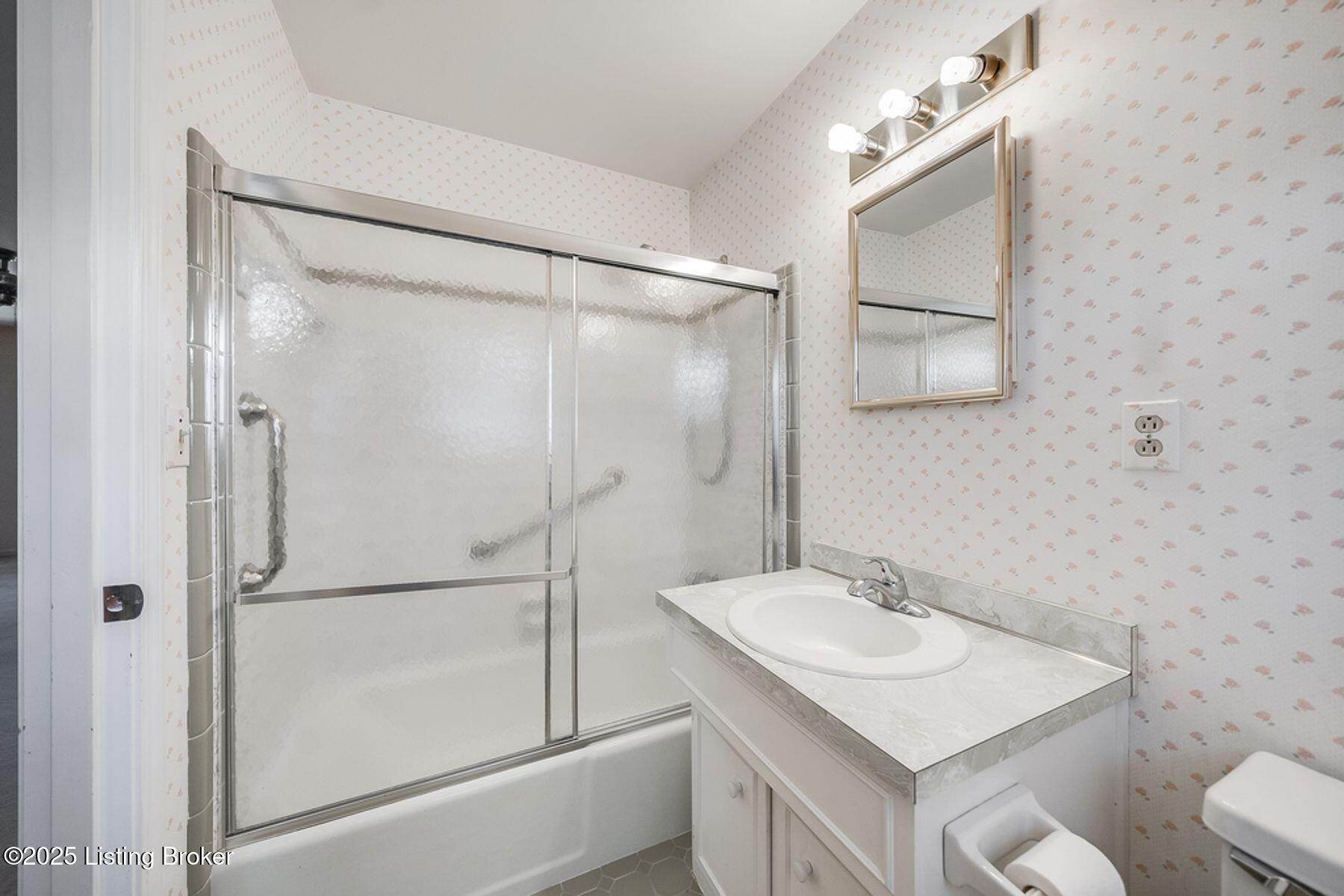 512 Lymington Ct