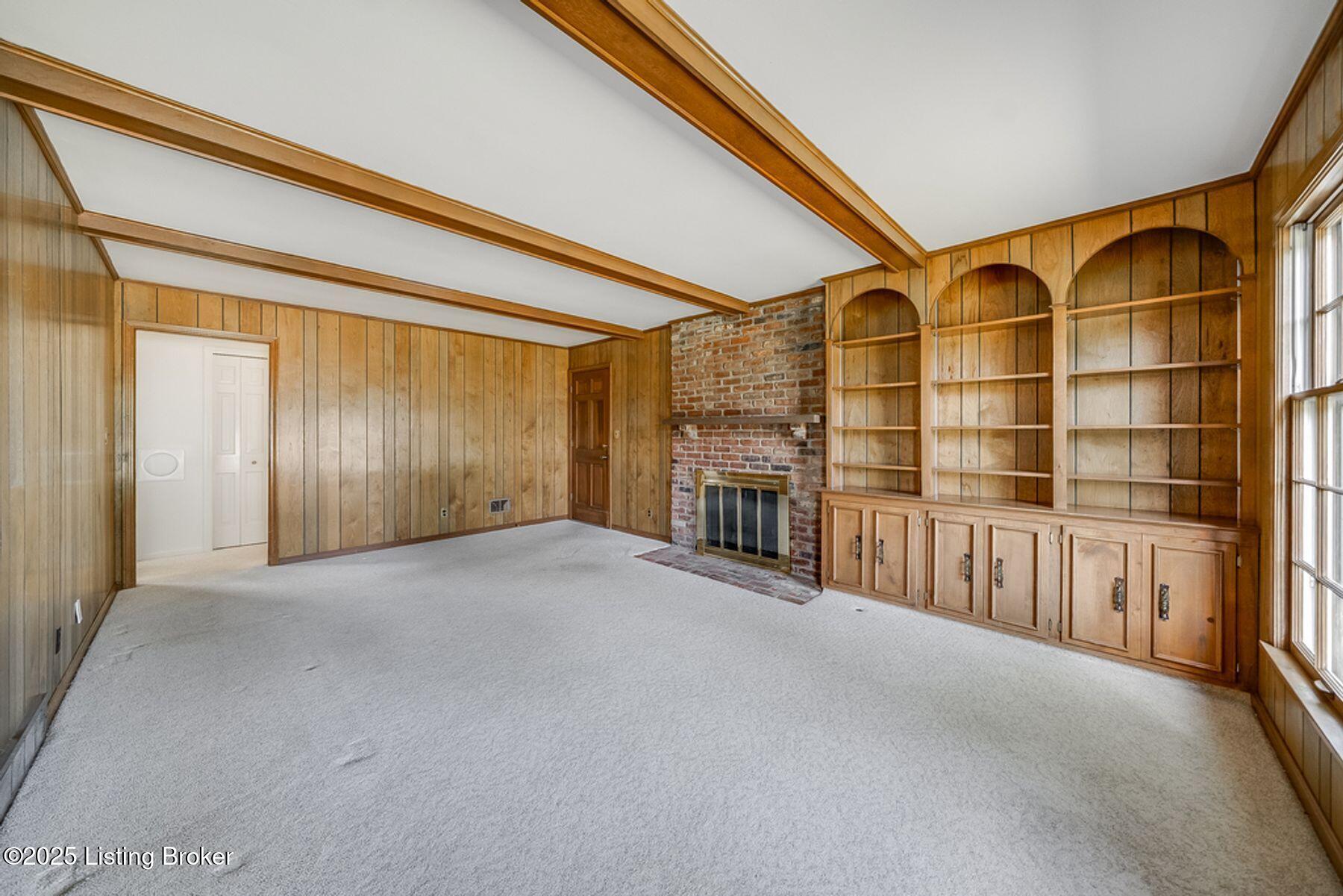 512 Lymington Ct