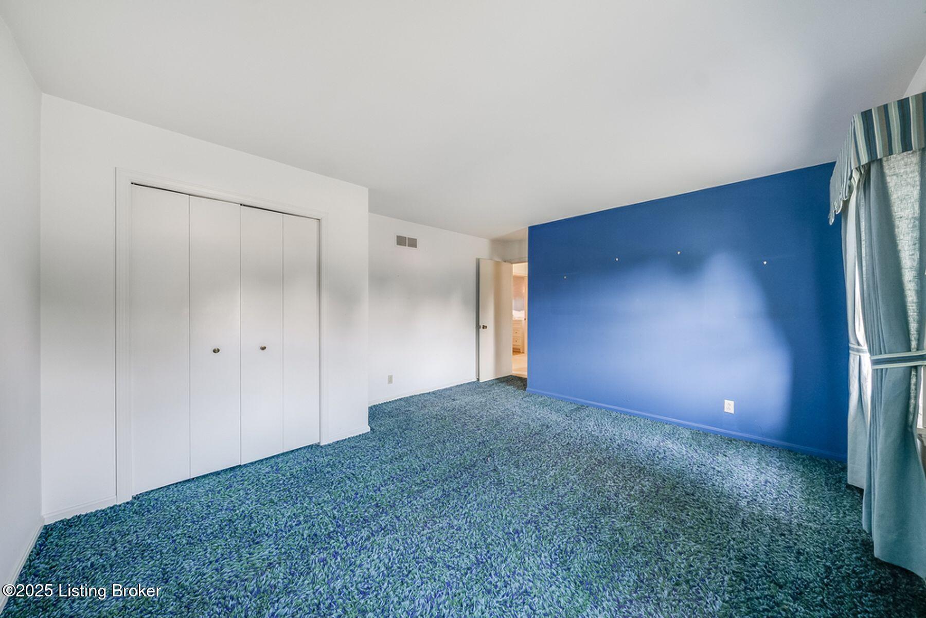 512 Lymington Ct
