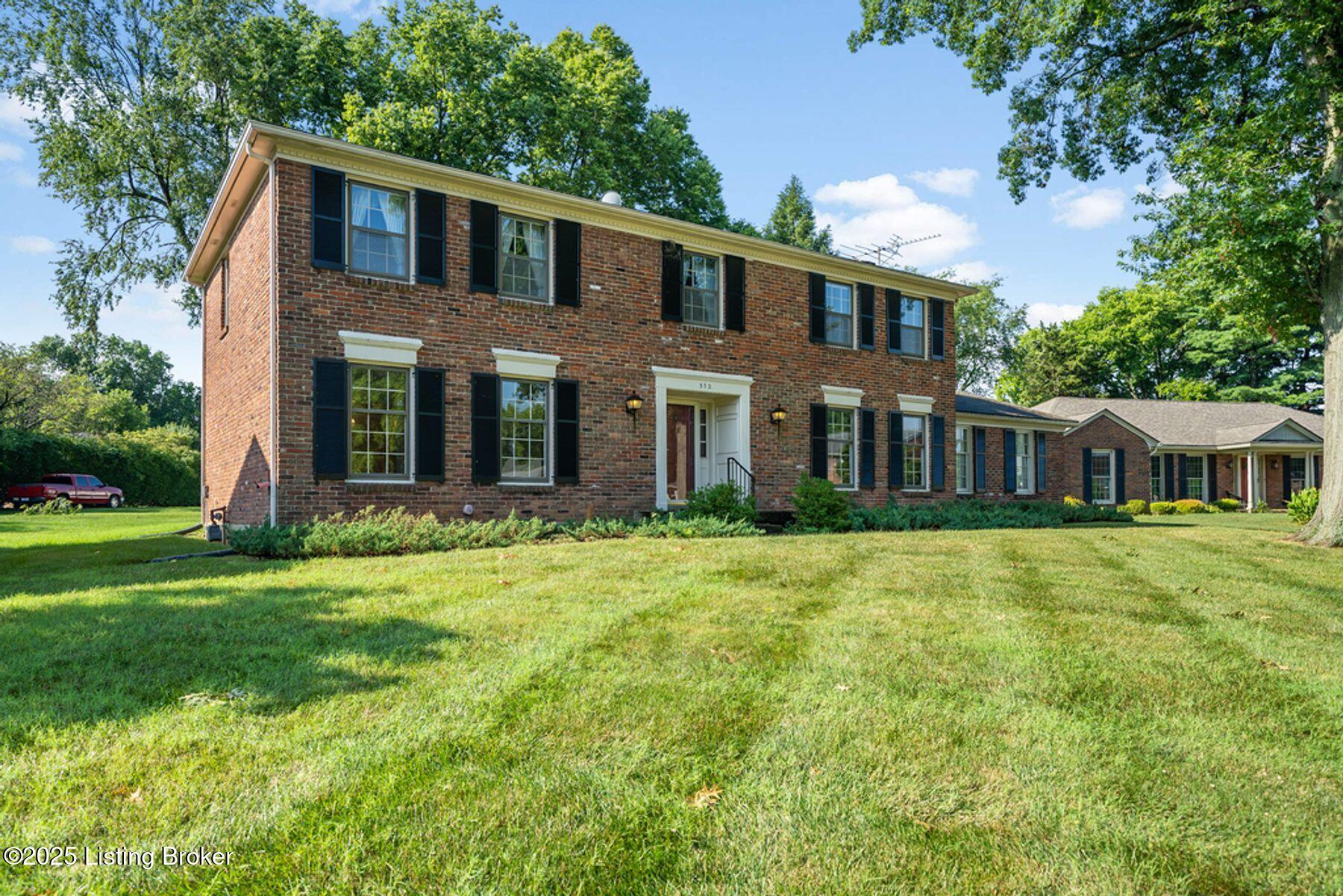 512 Lymington Ct